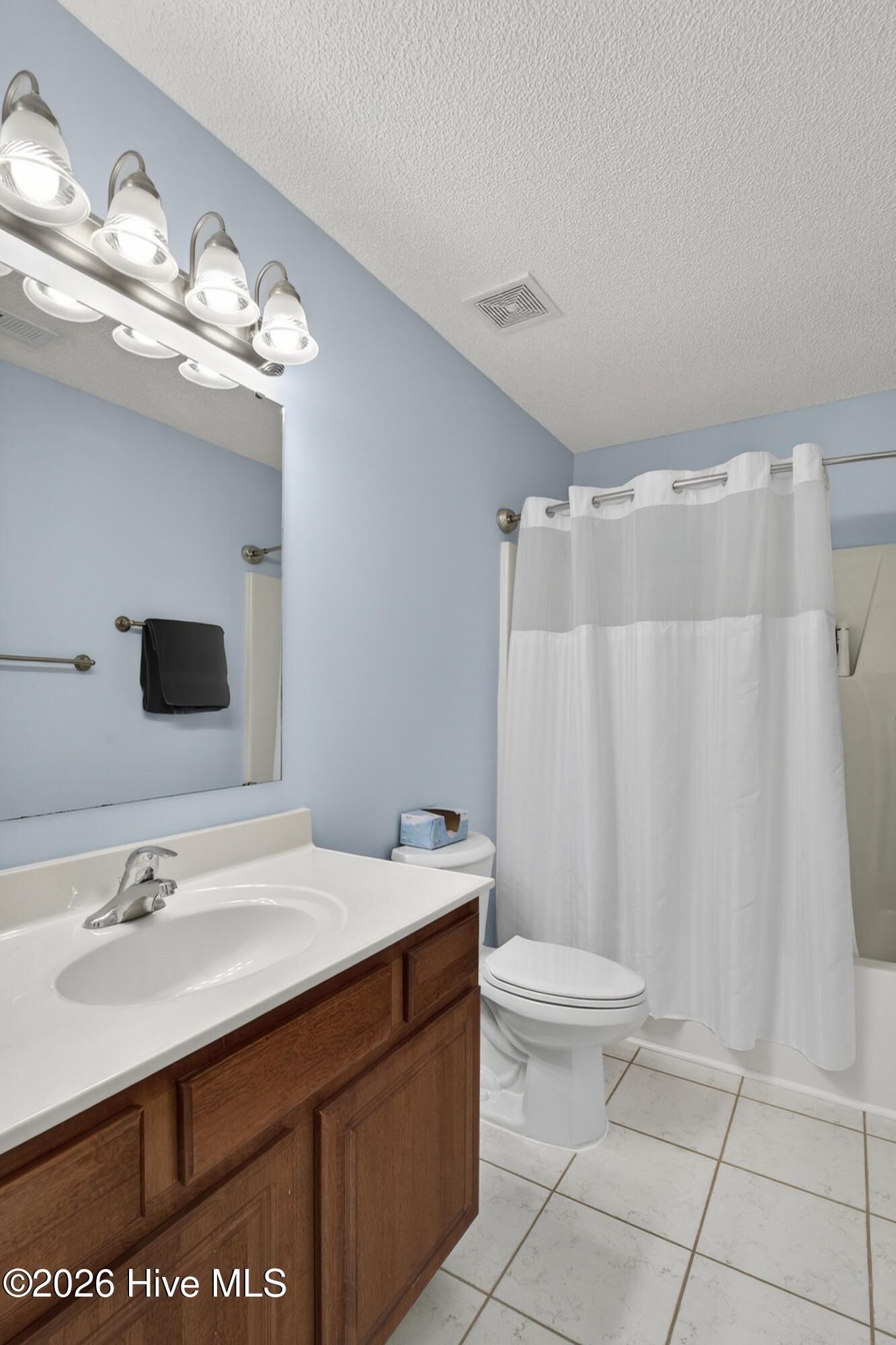 100565097 | Photo 25