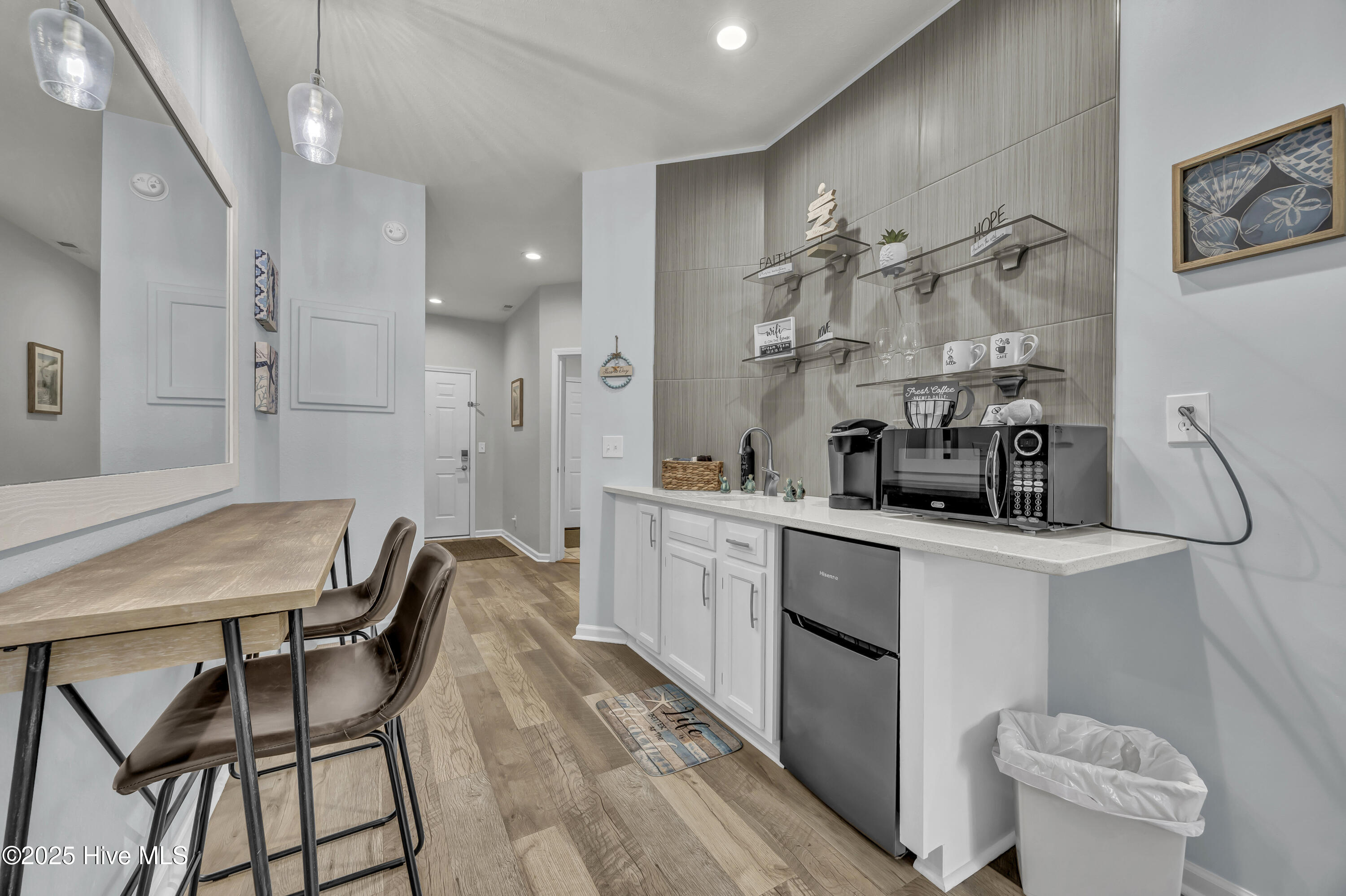 100527384 | Photo 11