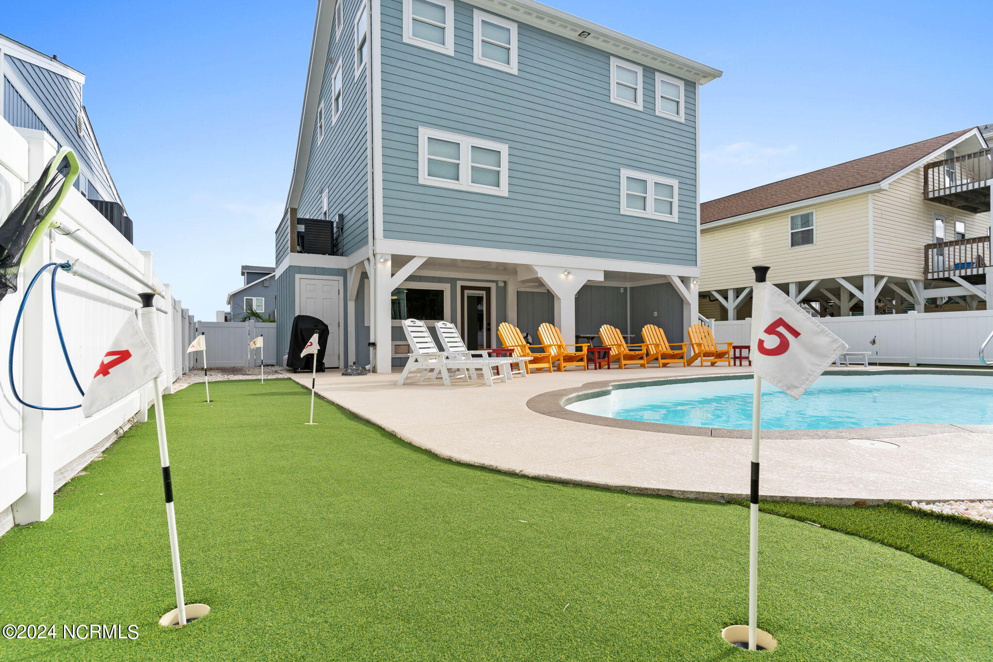 100464984 | Photo 63