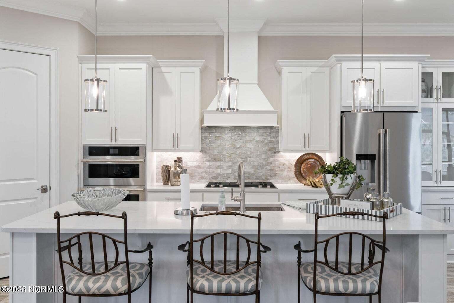 100495669 | Photo 25