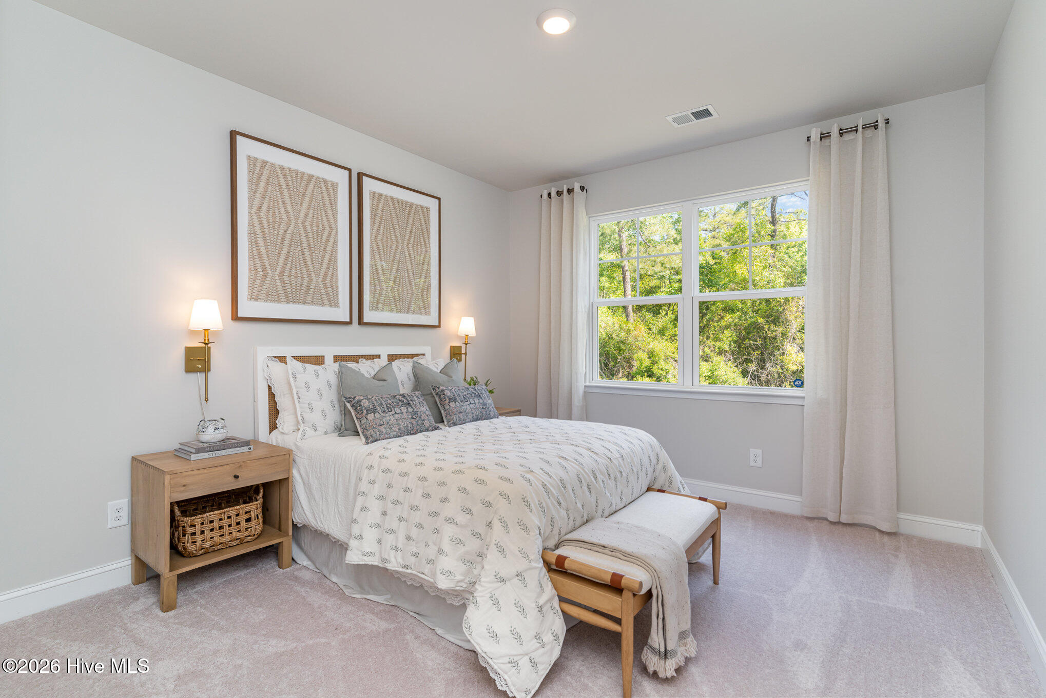 100549069 | Photo 14