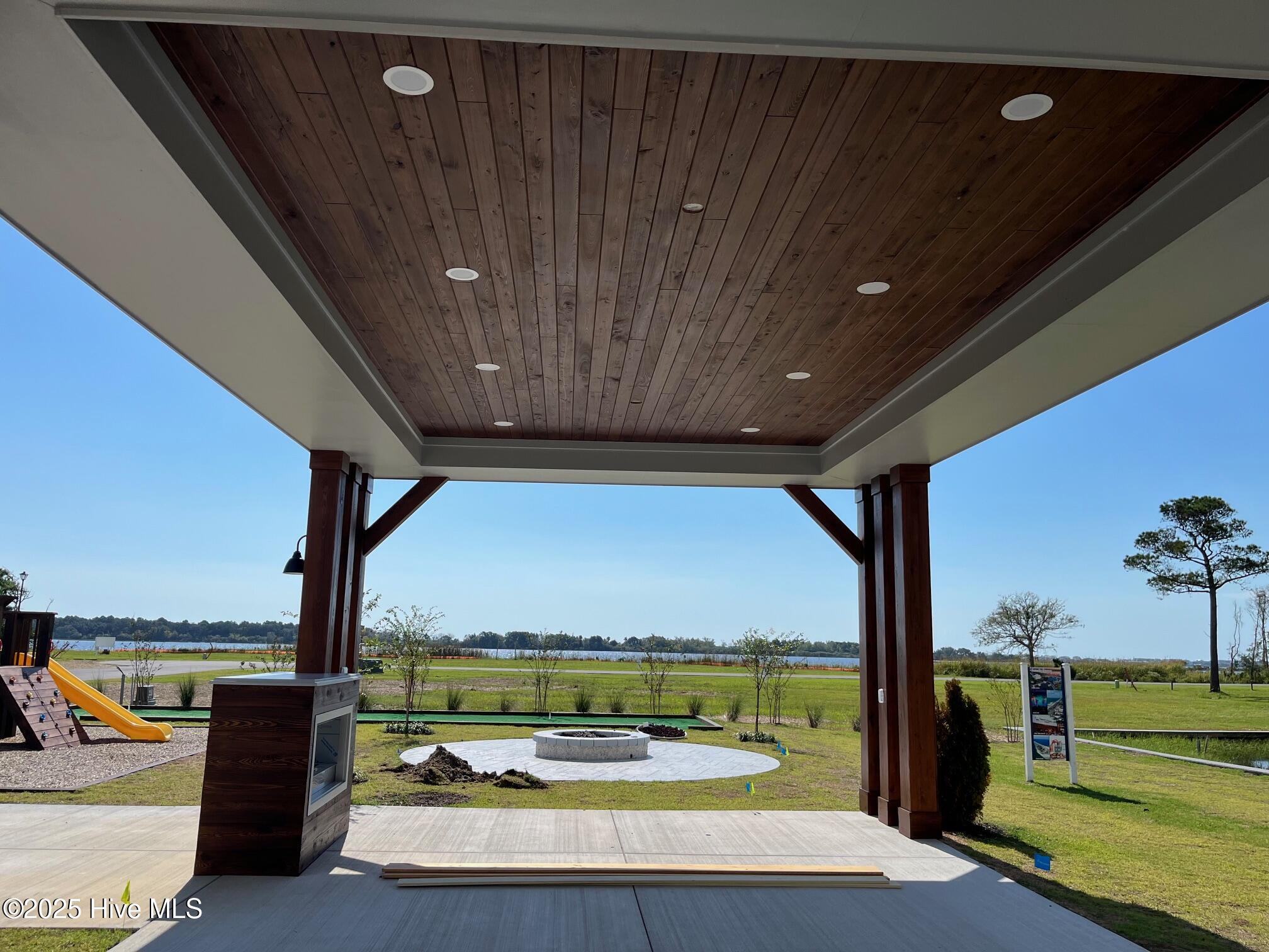 100543087 | Photo 31