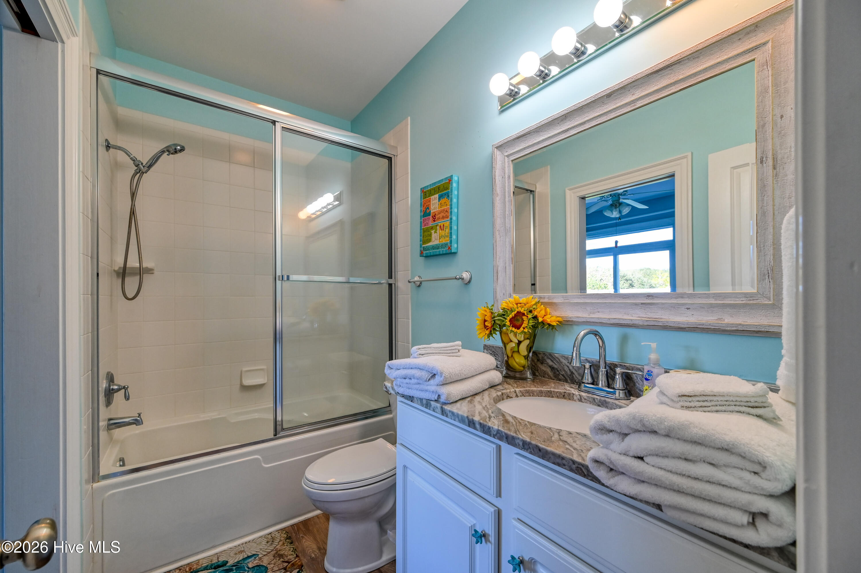 100569852 | Photo 29