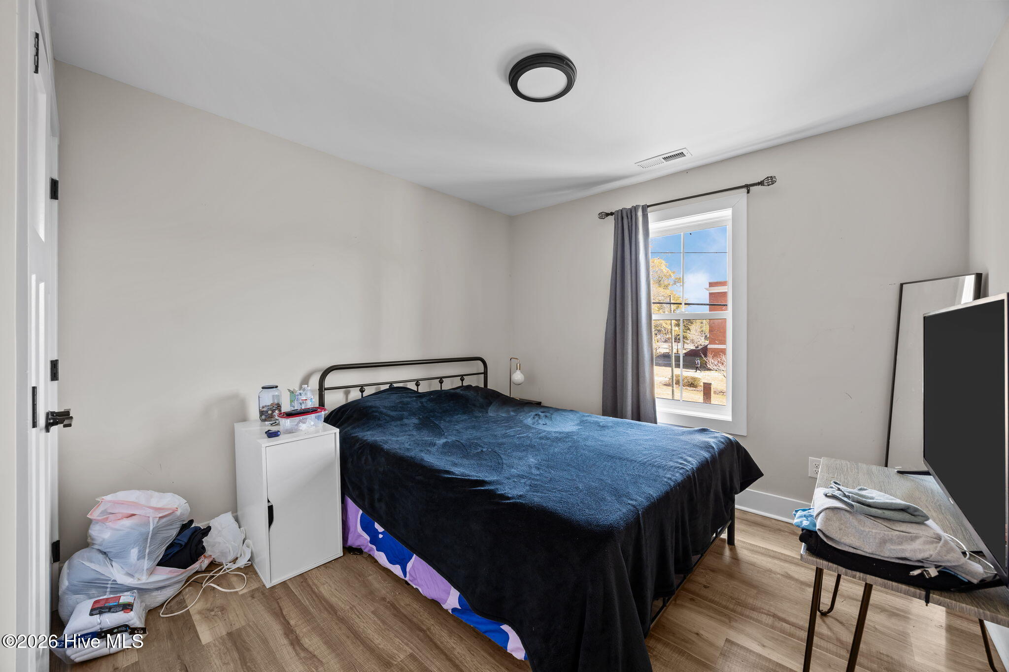 100556827 | Photo 17