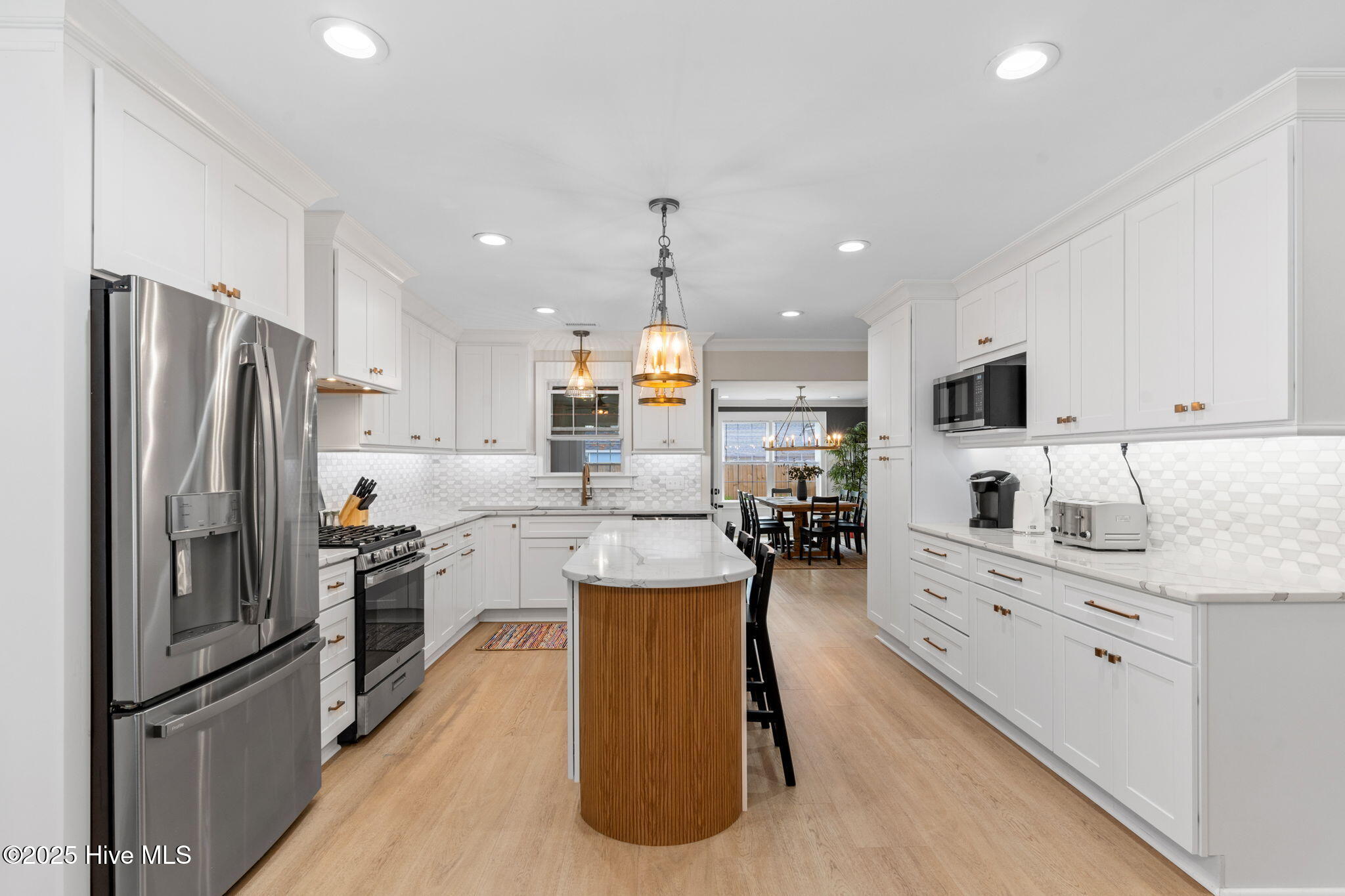 100492743 | Photo 37