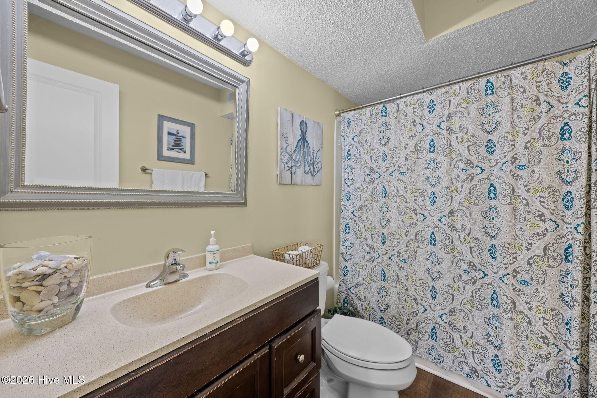 100550416 | Photo 24