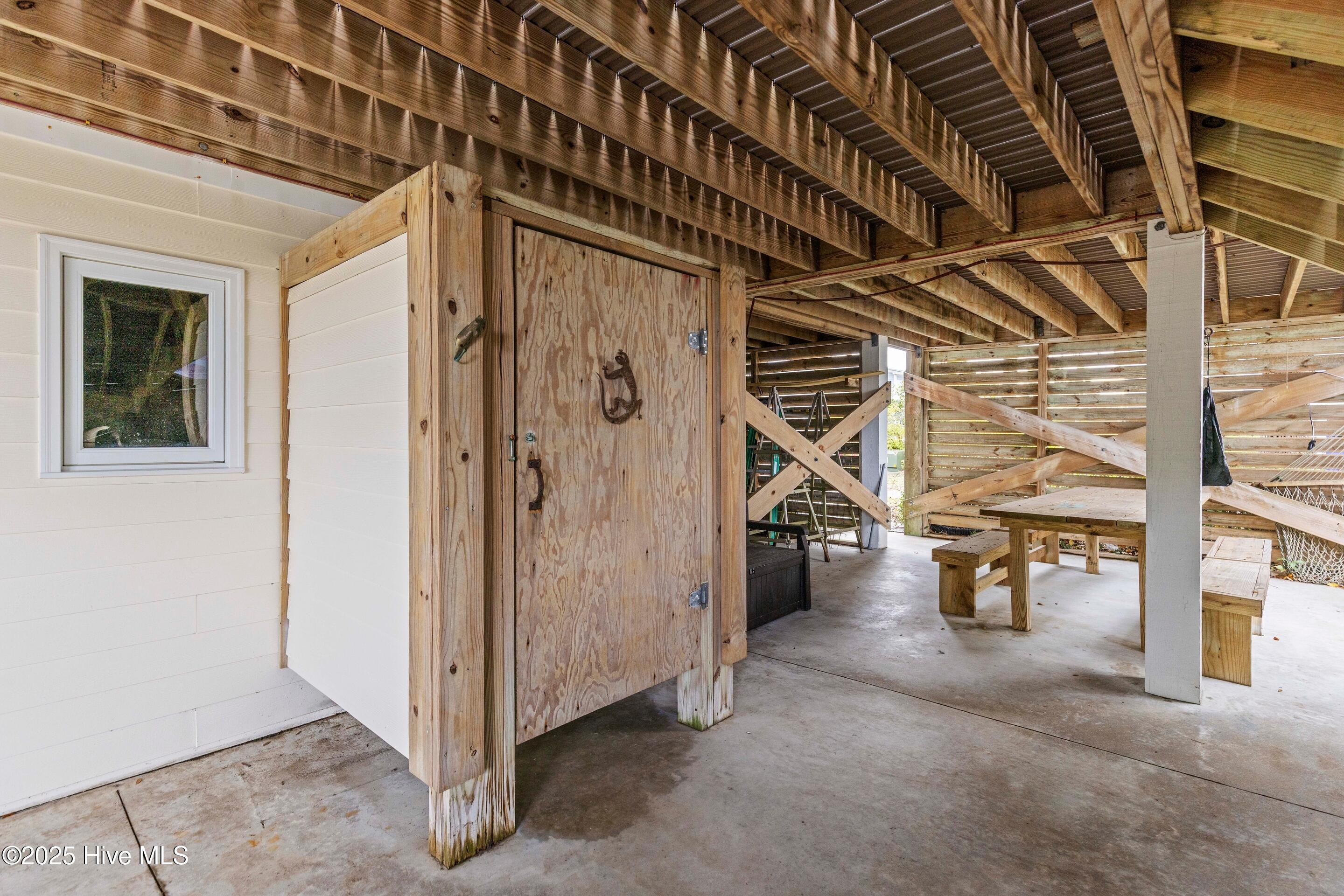 100544140 | Photo 102