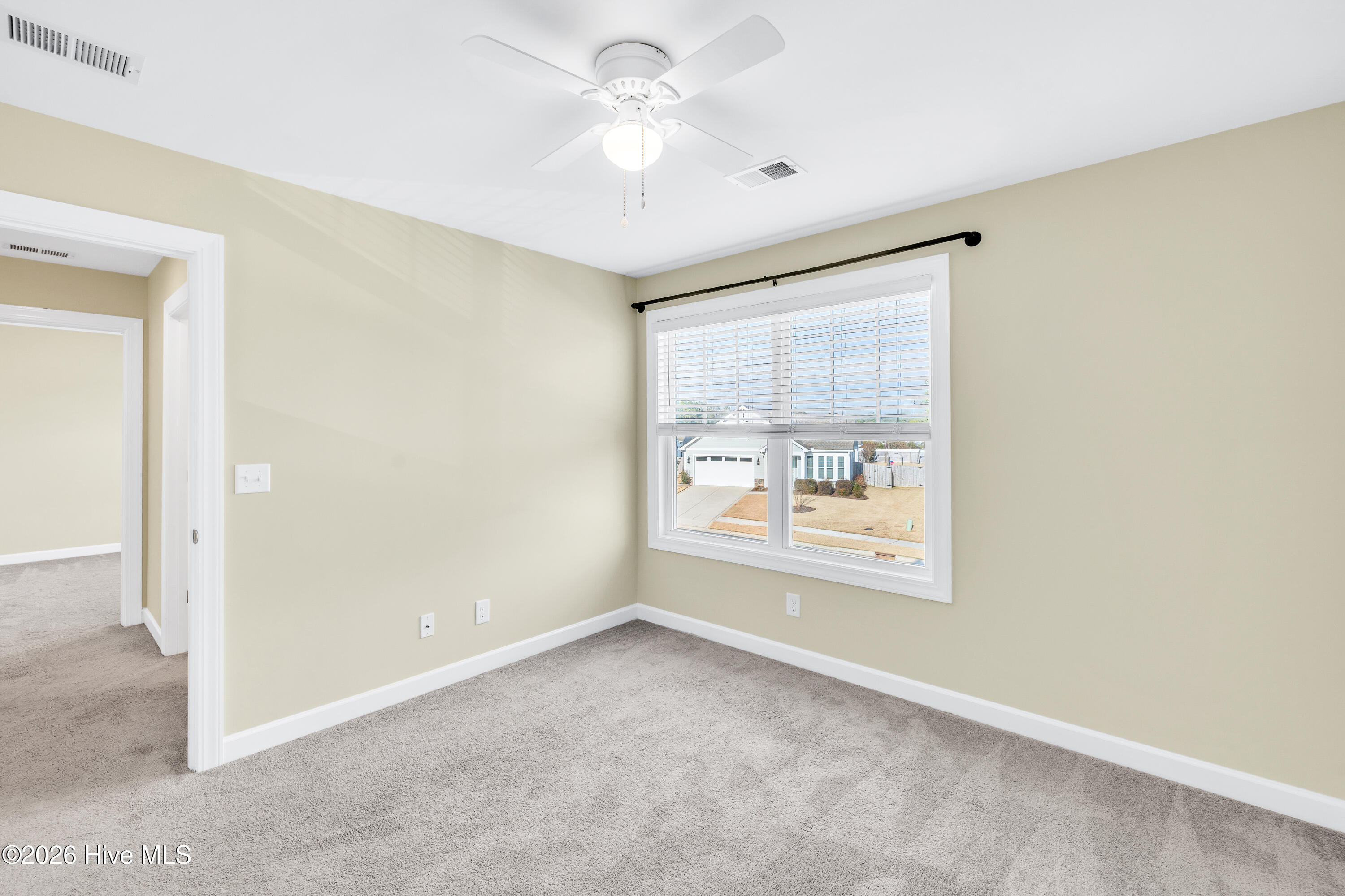 100548253 | Photo 42