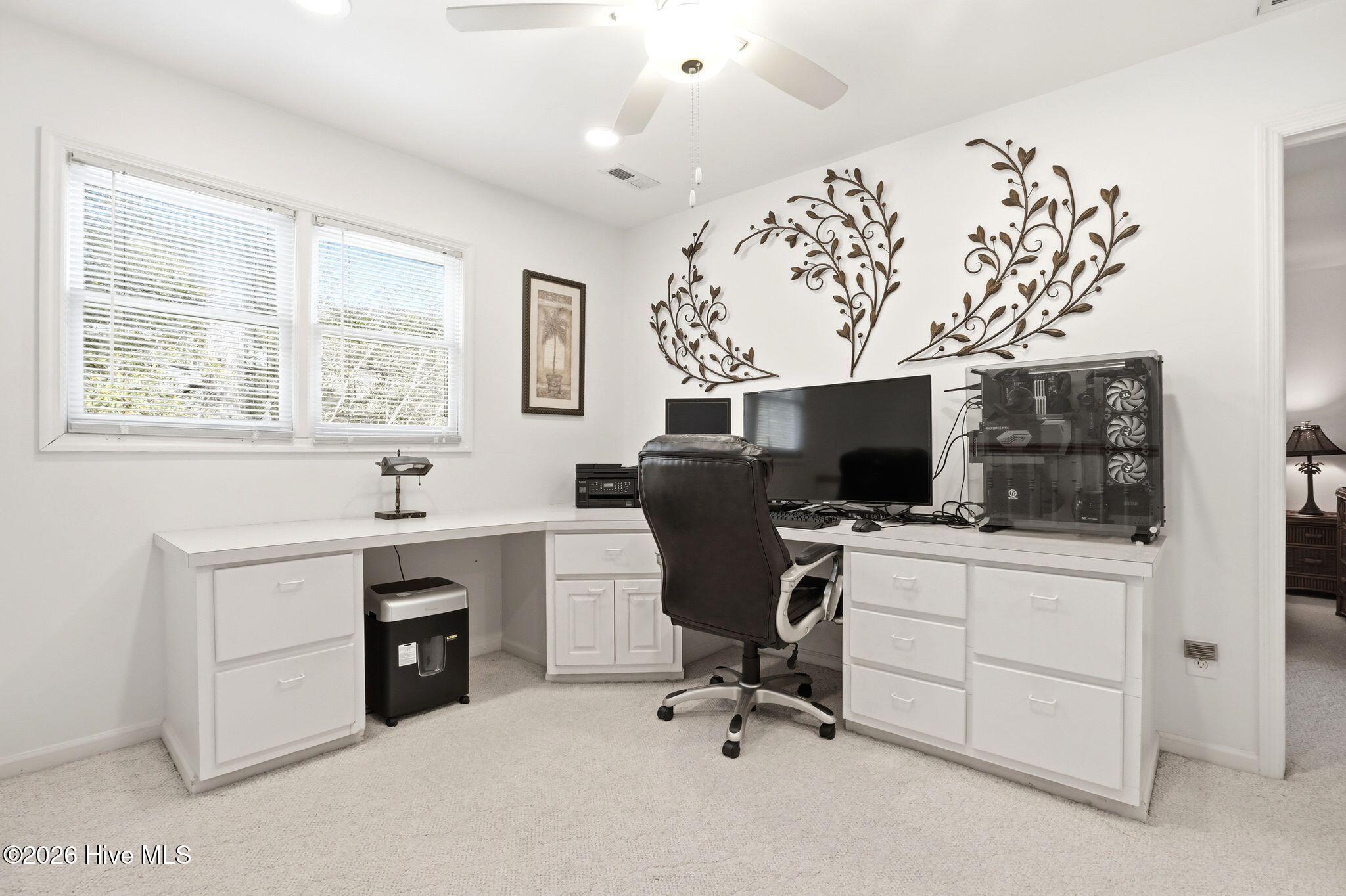 100562412 | Photo 44