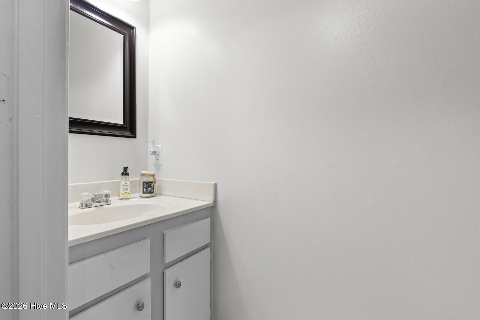 100569037 | Photo 21