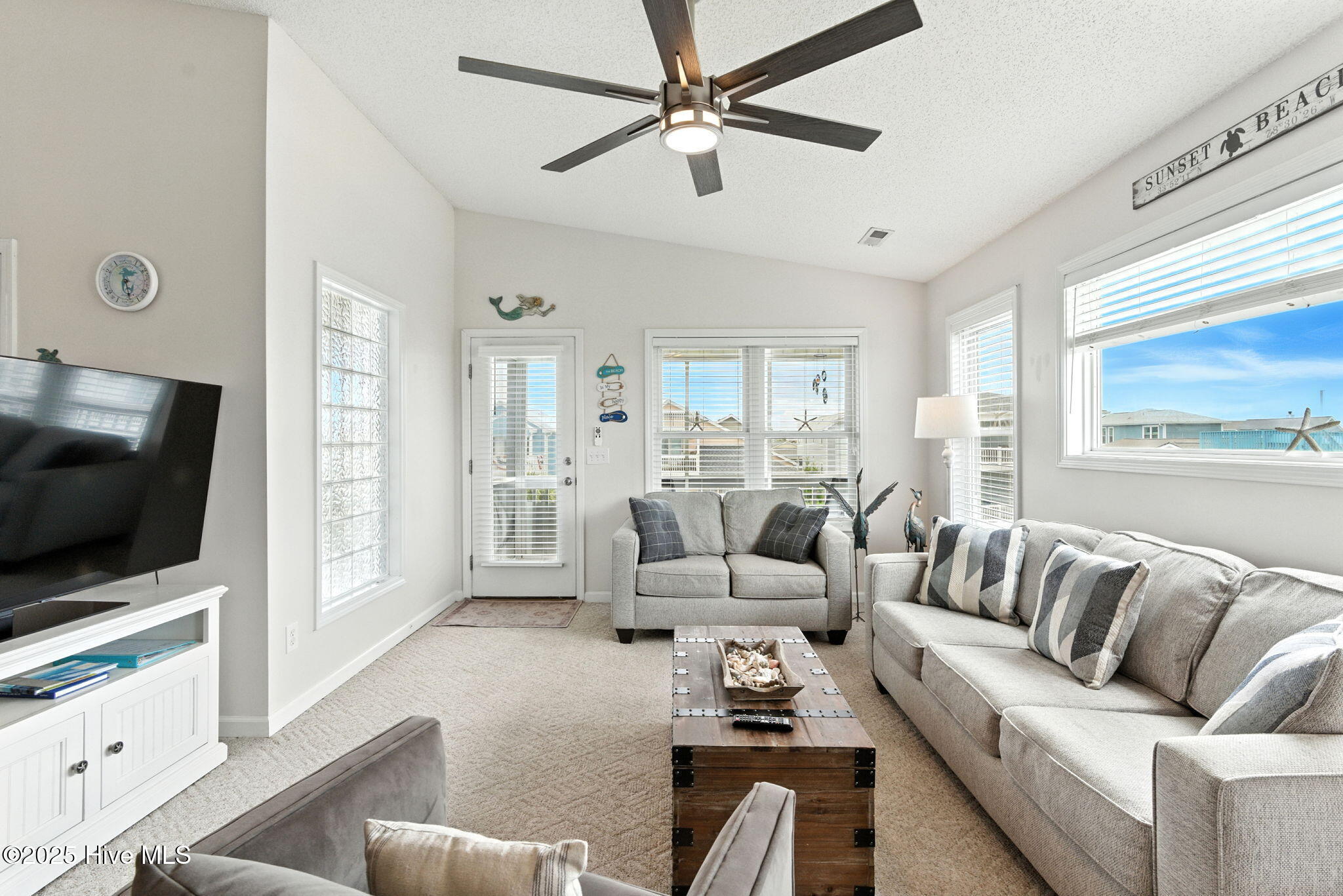 100552973 | Photo 17