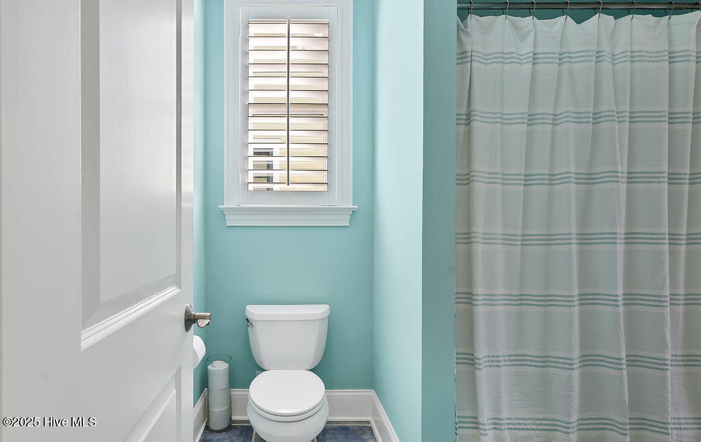 100538863 | Photo 33