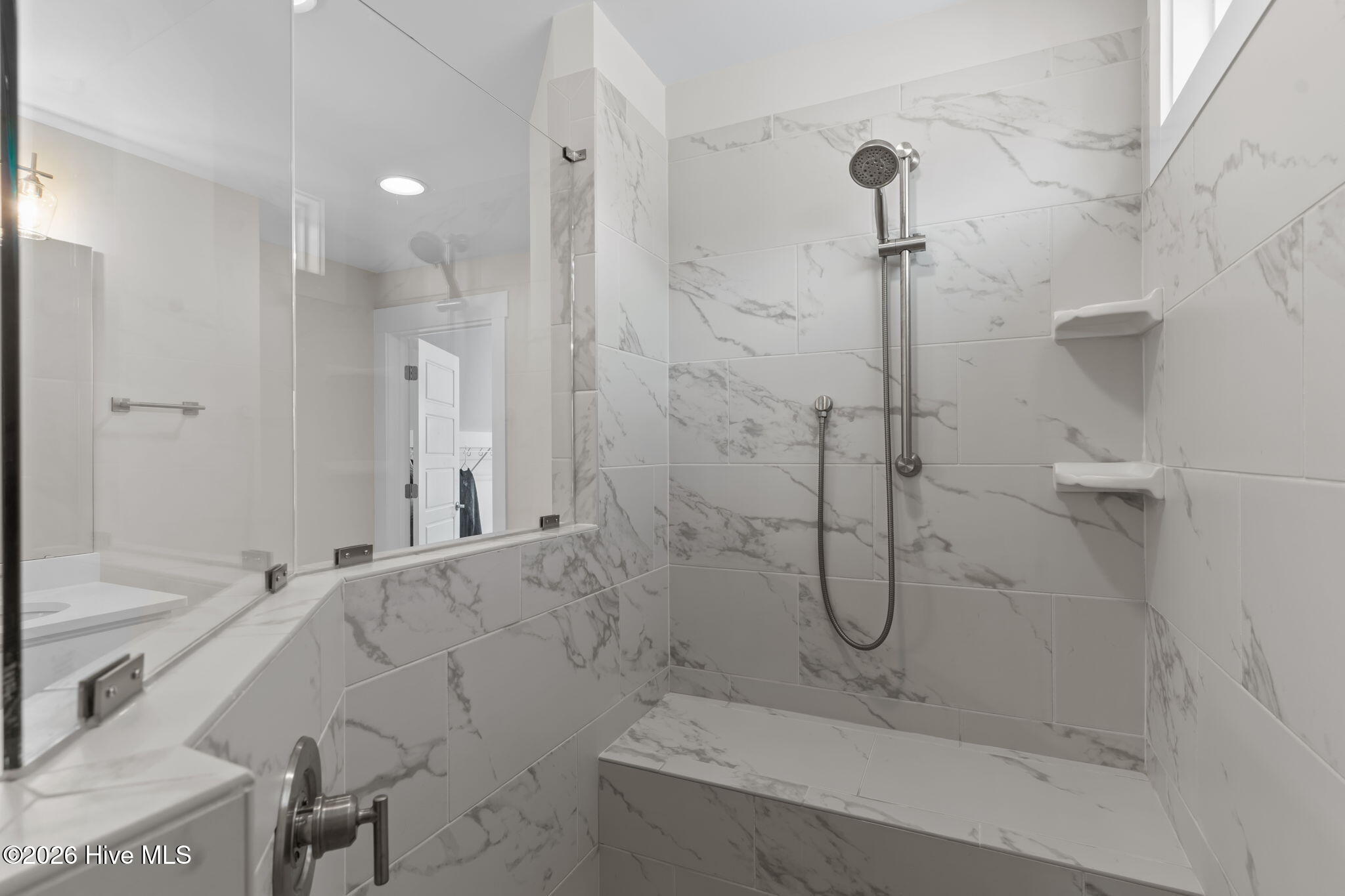 100555424 | Photo 37