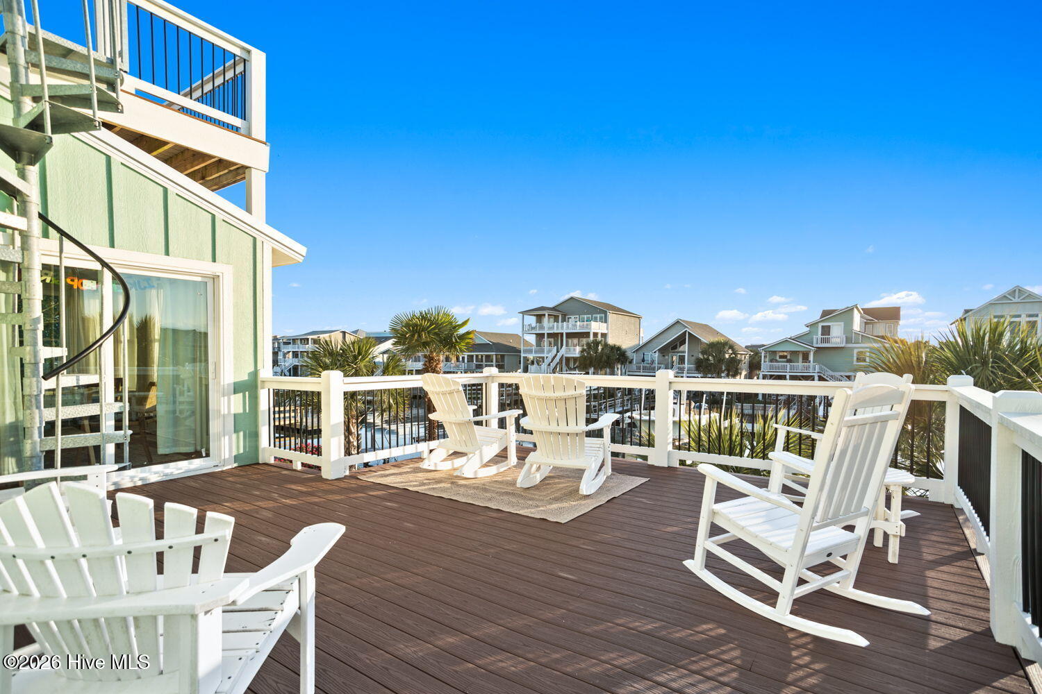 100569670 | Photo 49