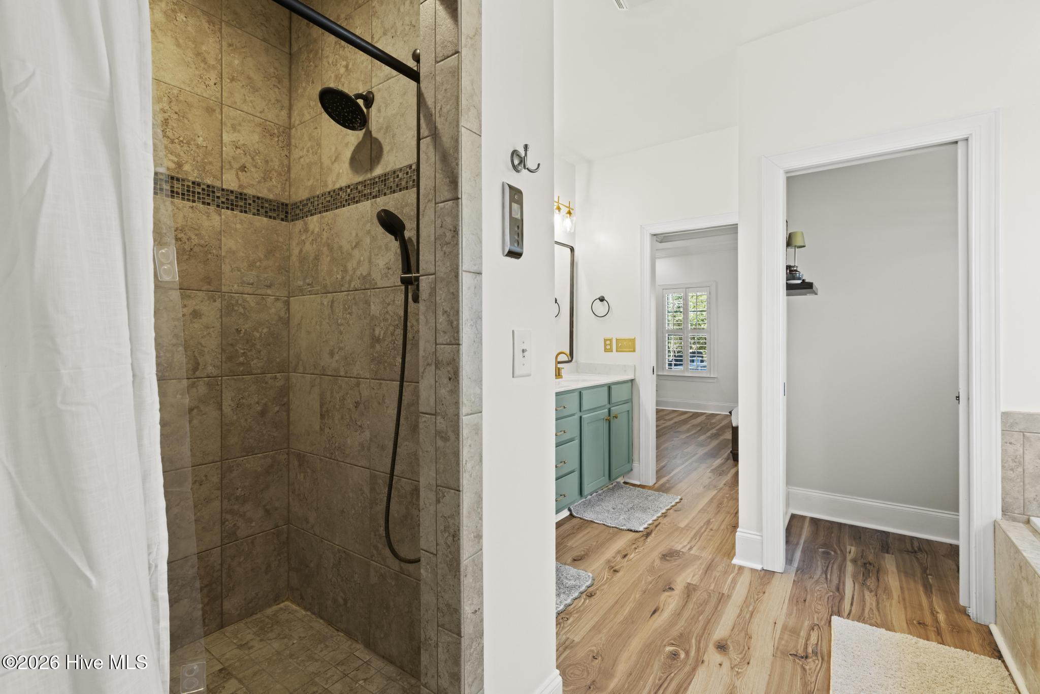 100555770 | Photo 19