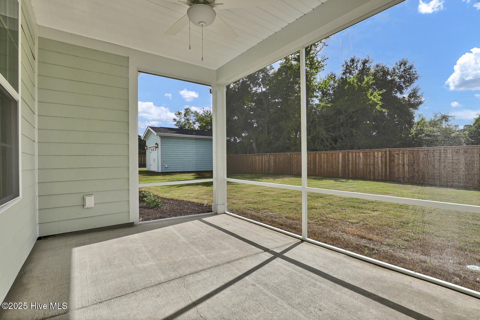 100552952 | Photo 14