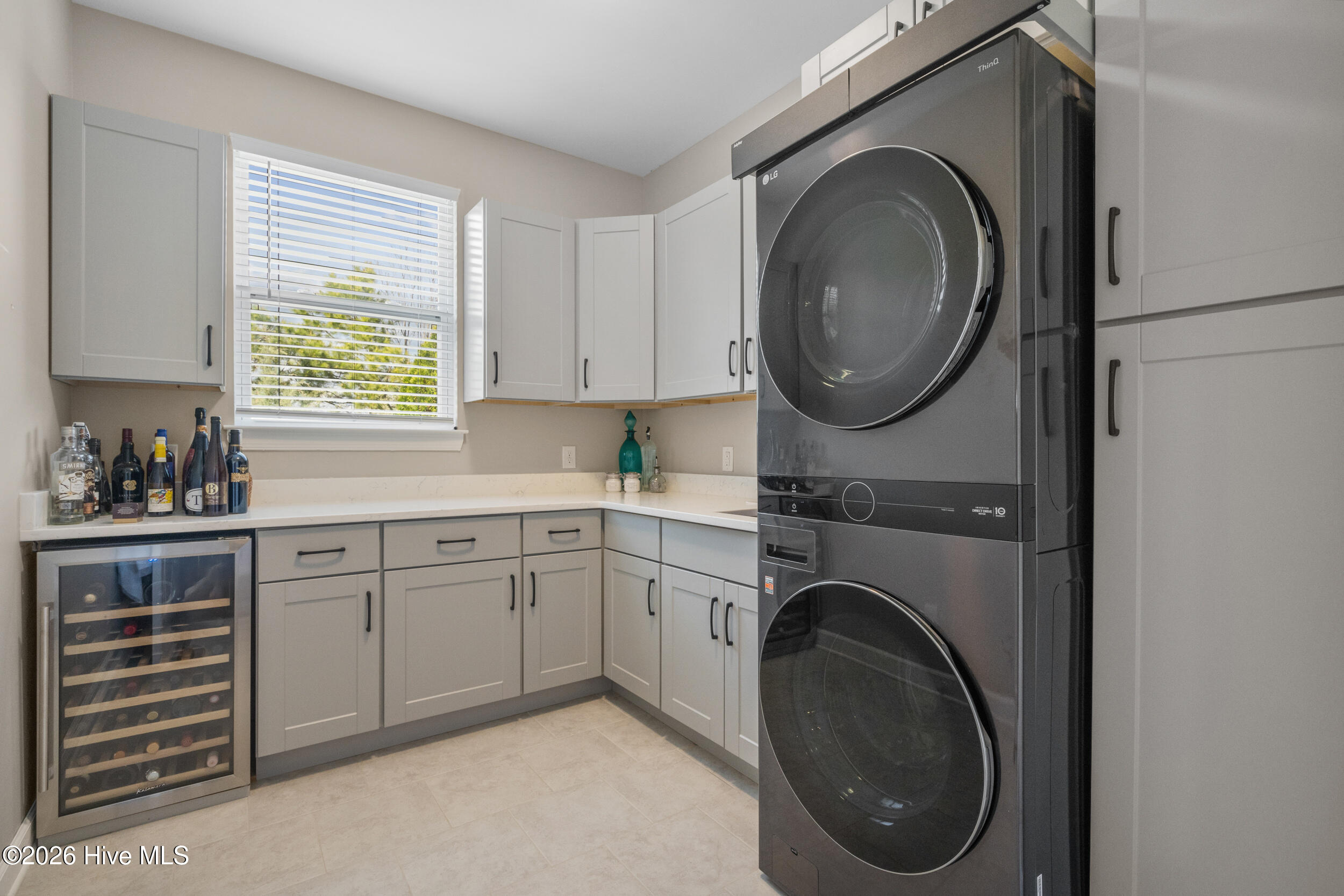 100563305 | Photo 30