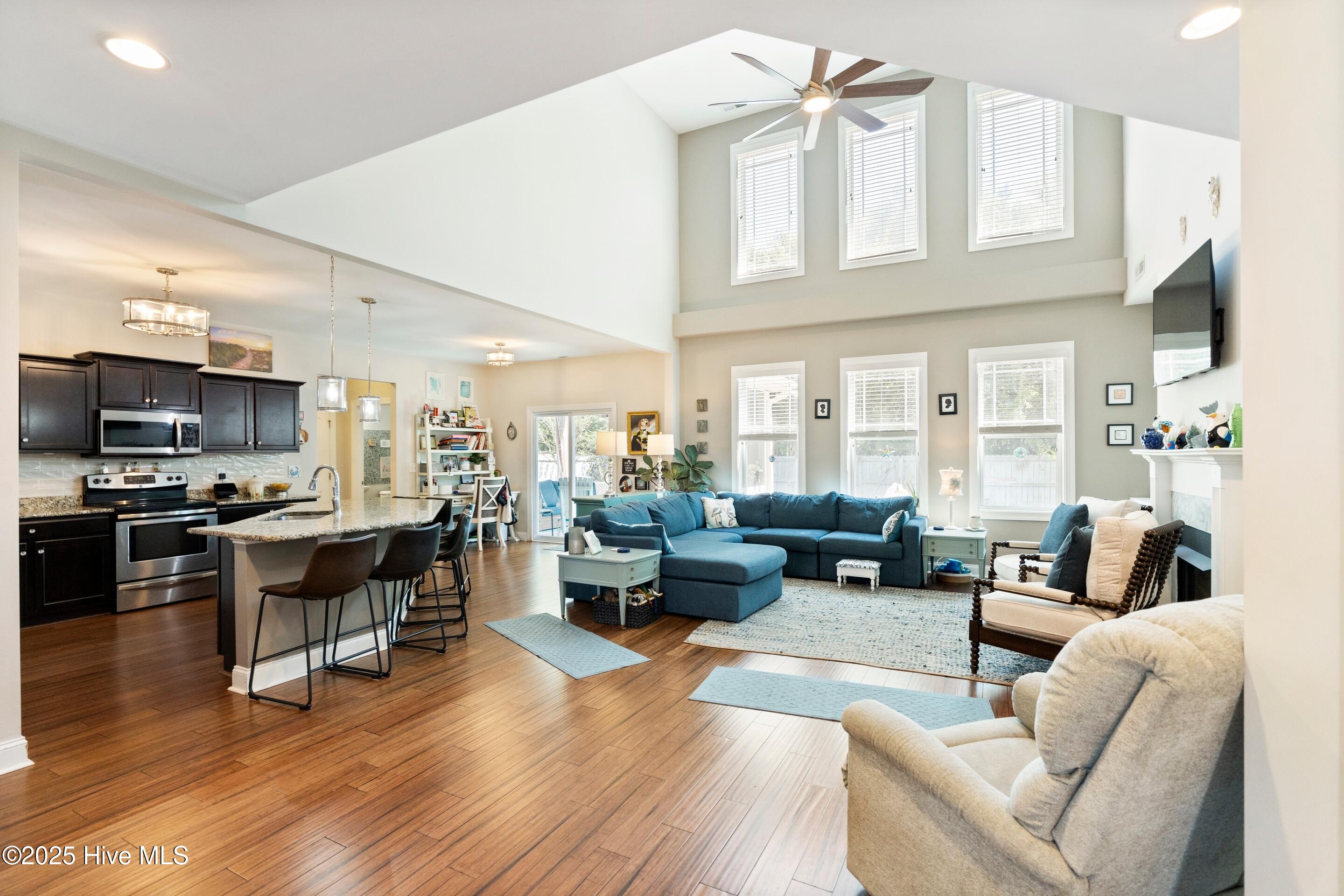 100532495 | Photo 14