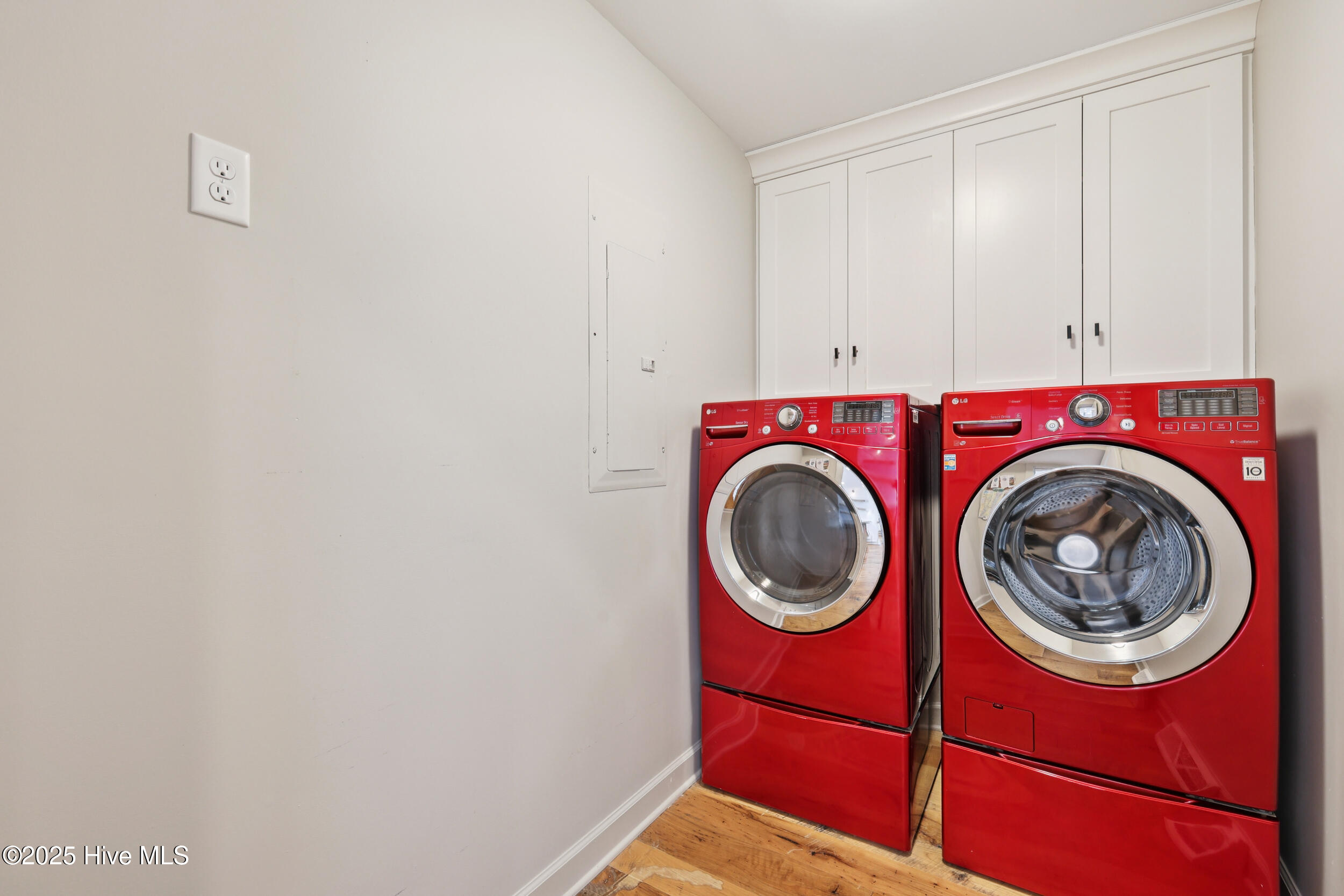 100518550 | Photo 28