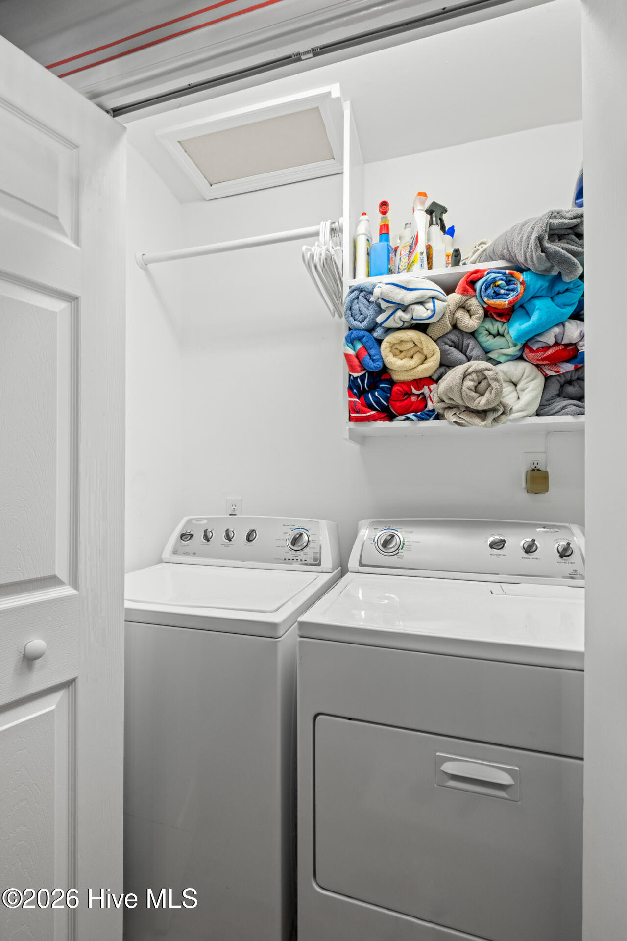 100569244 | Photo 12