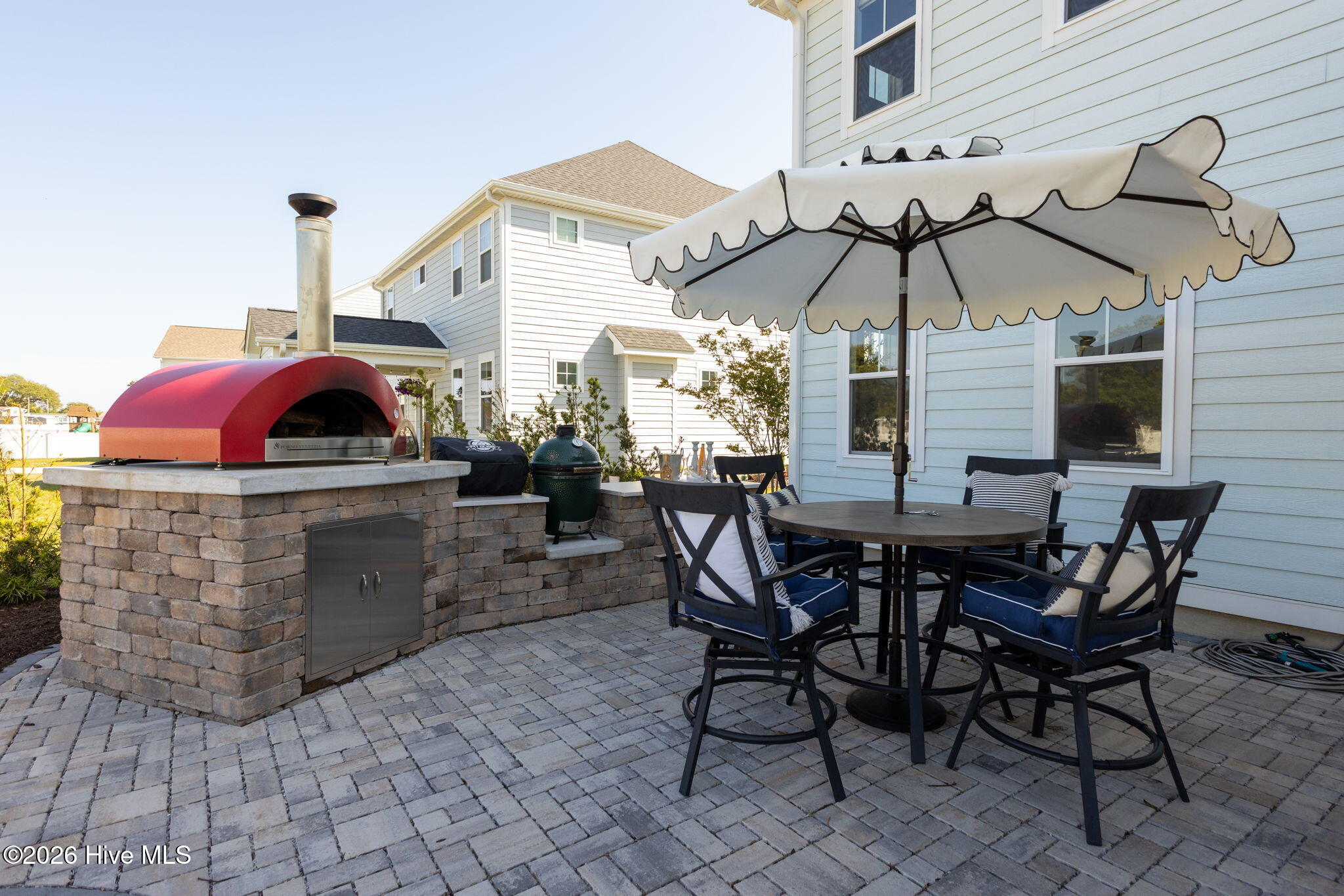 100569687 | Photo 38