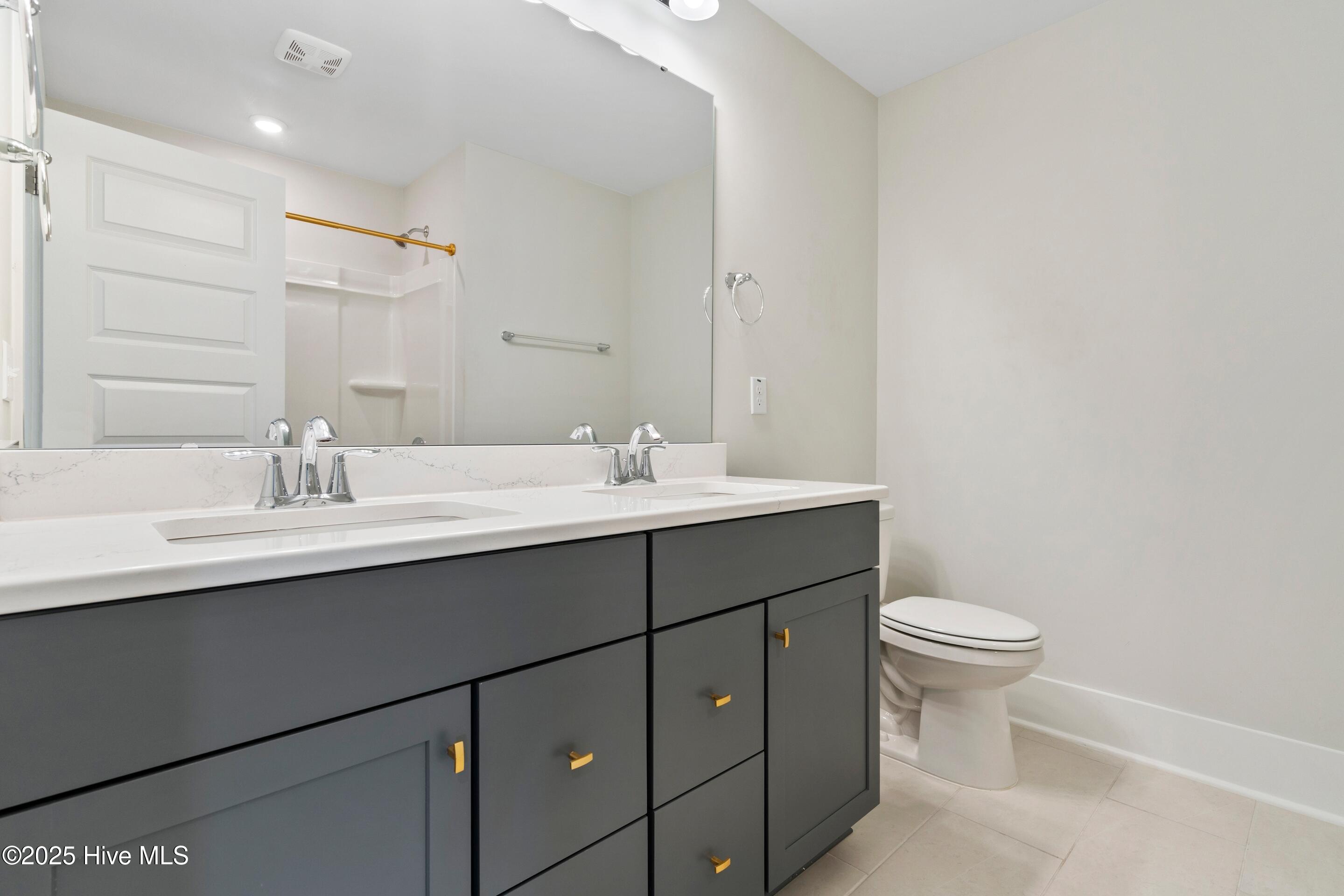 100547045 | Photo 44