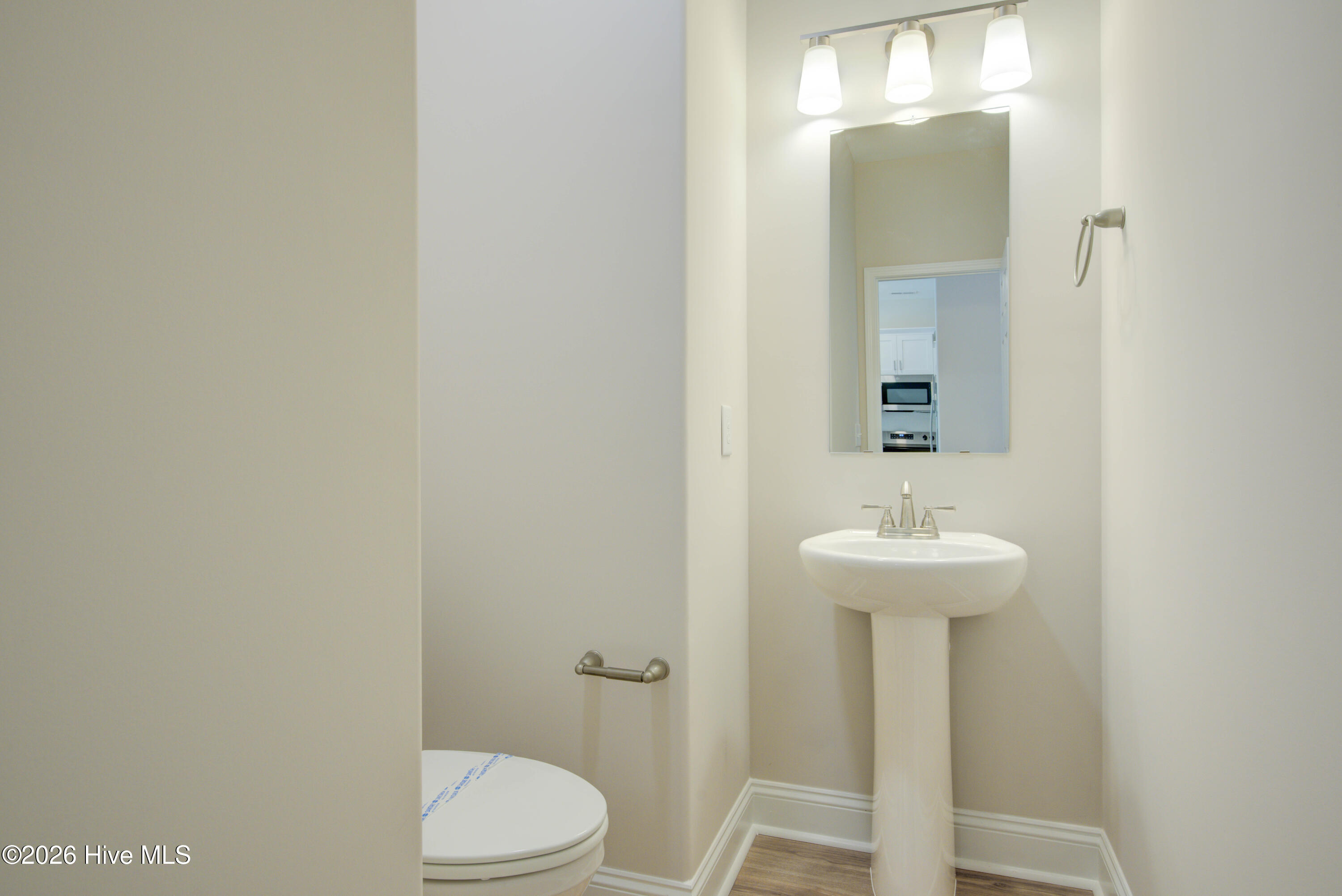 100561393 | Photo 11