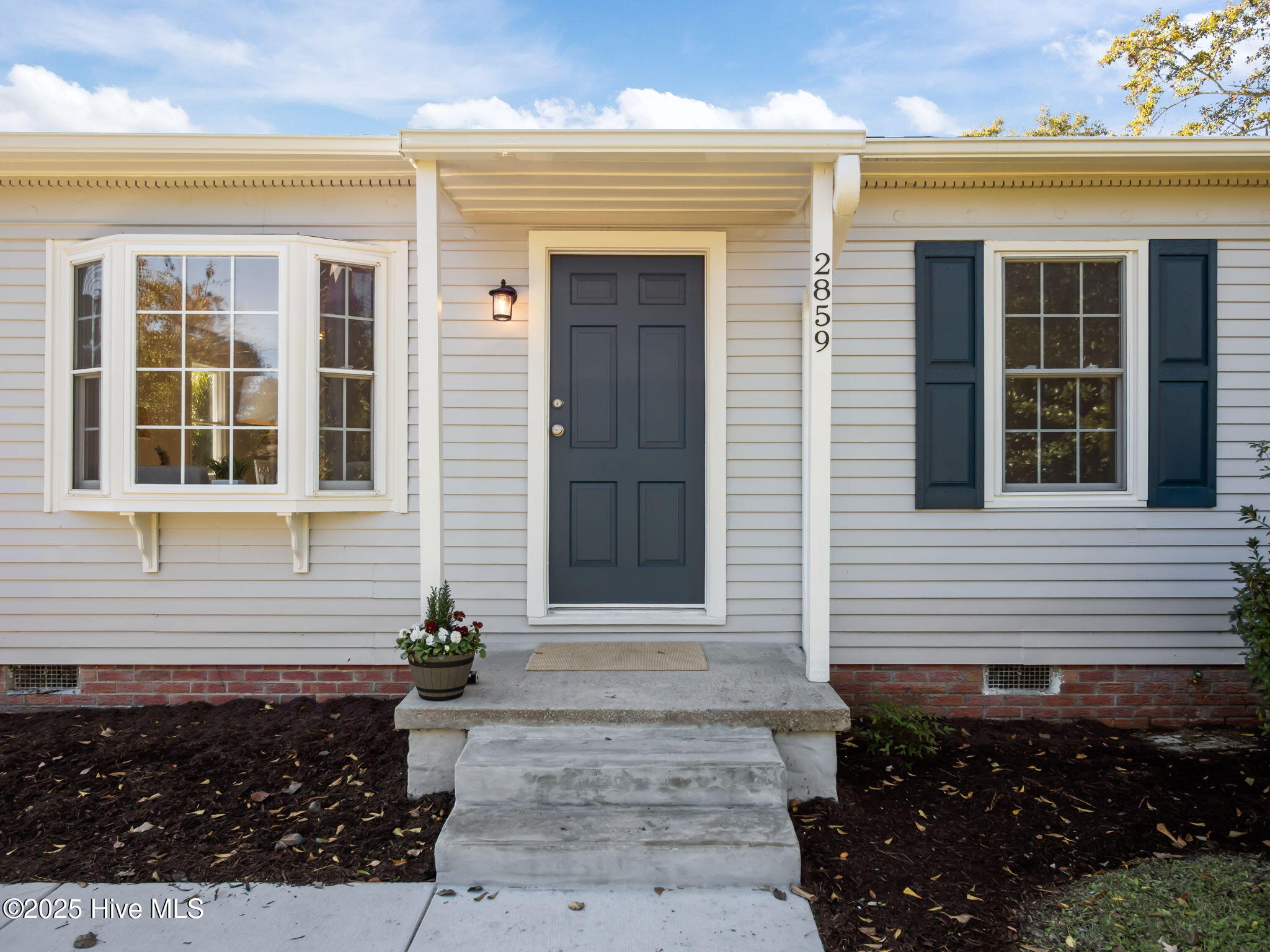 2859 Easy Street,Newport