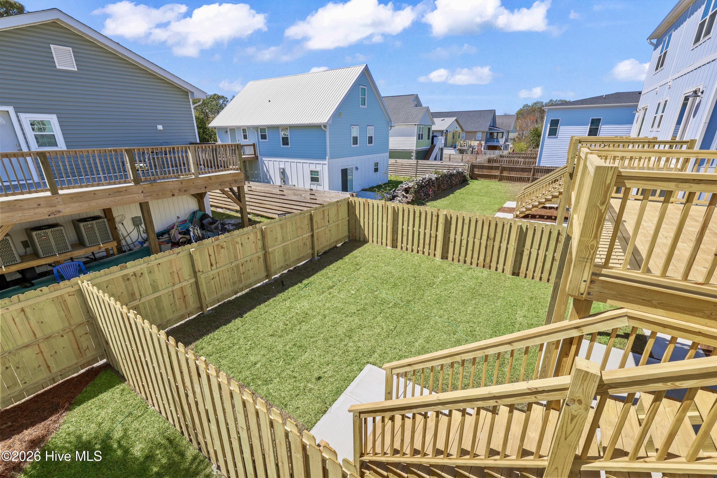 100561873 | Photo 33