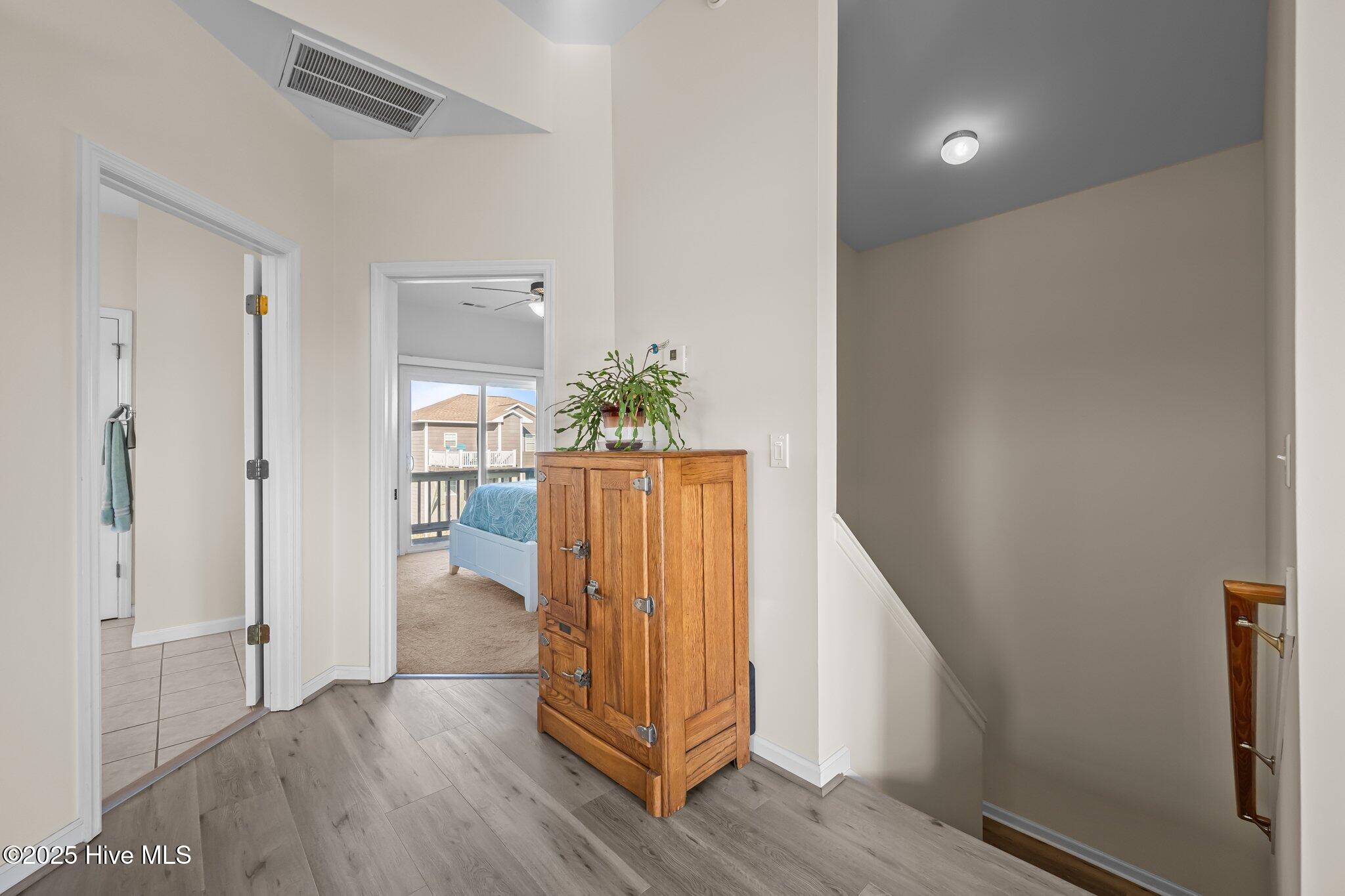 100536621 | Photo 16