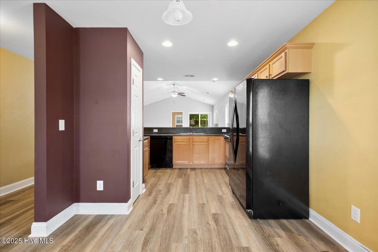 100523963 | Photo 18