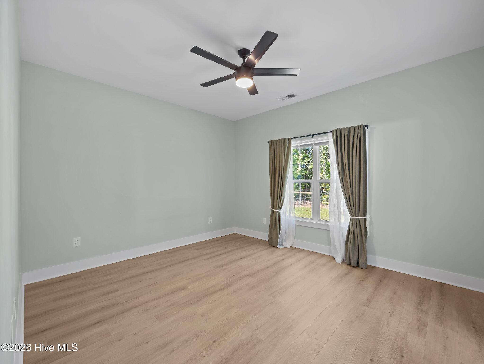 609 N Timberly Lane, Burgaw, NC 28425 – photo 8: 16-web-or-mls-609 N Timberly Ln 36