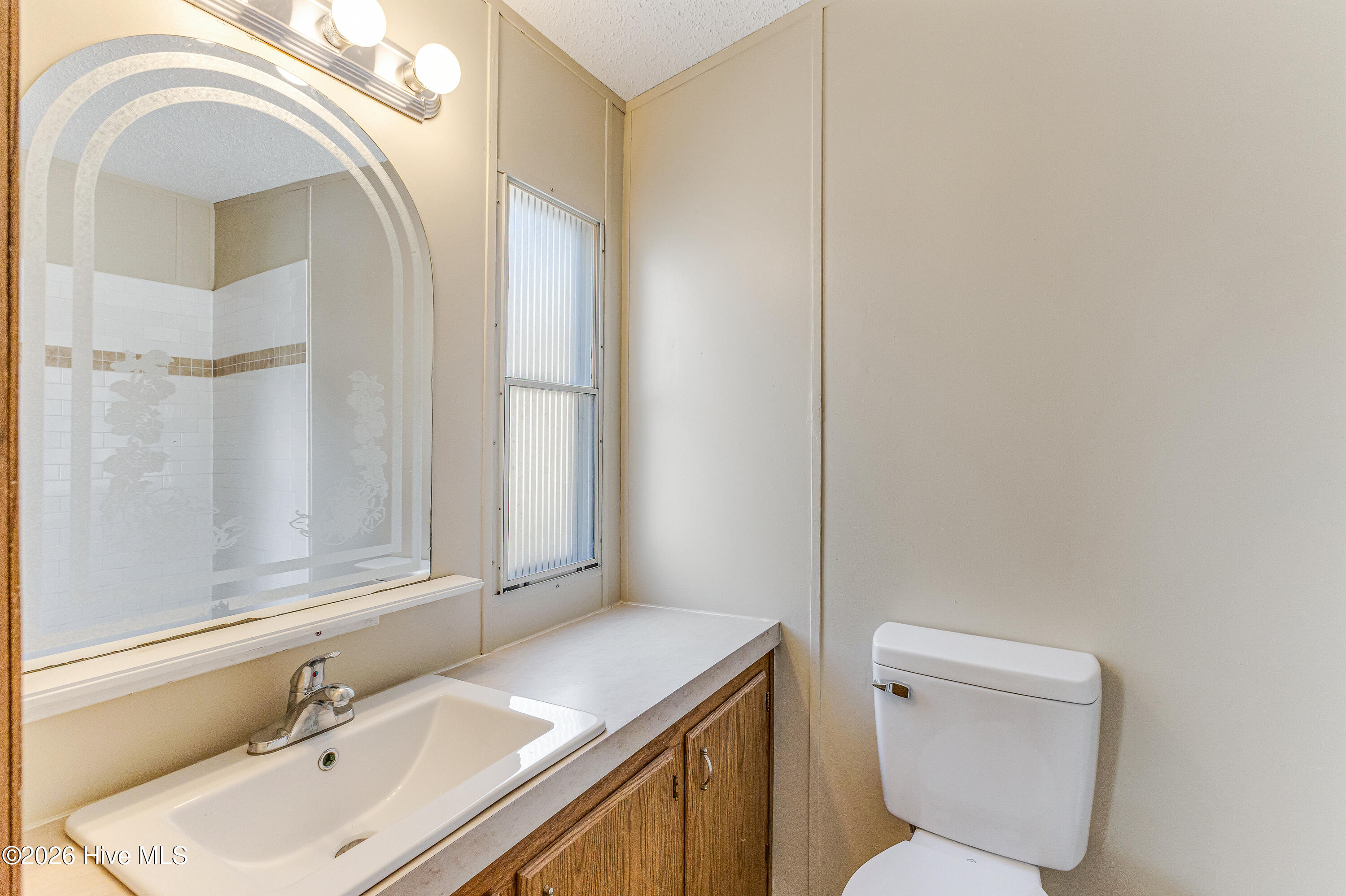 100564179 | Photo 15