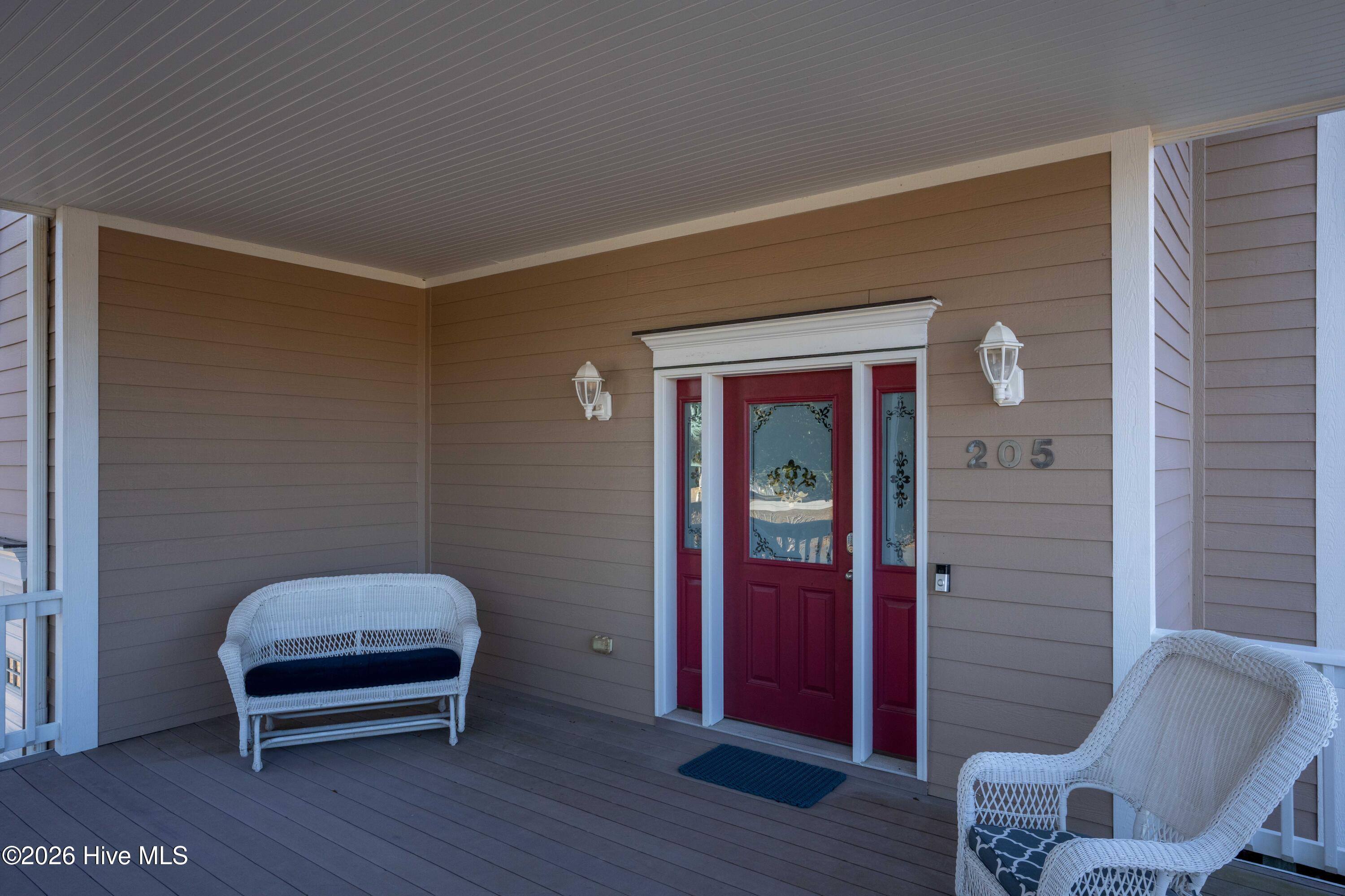 100549111 | Photo 11