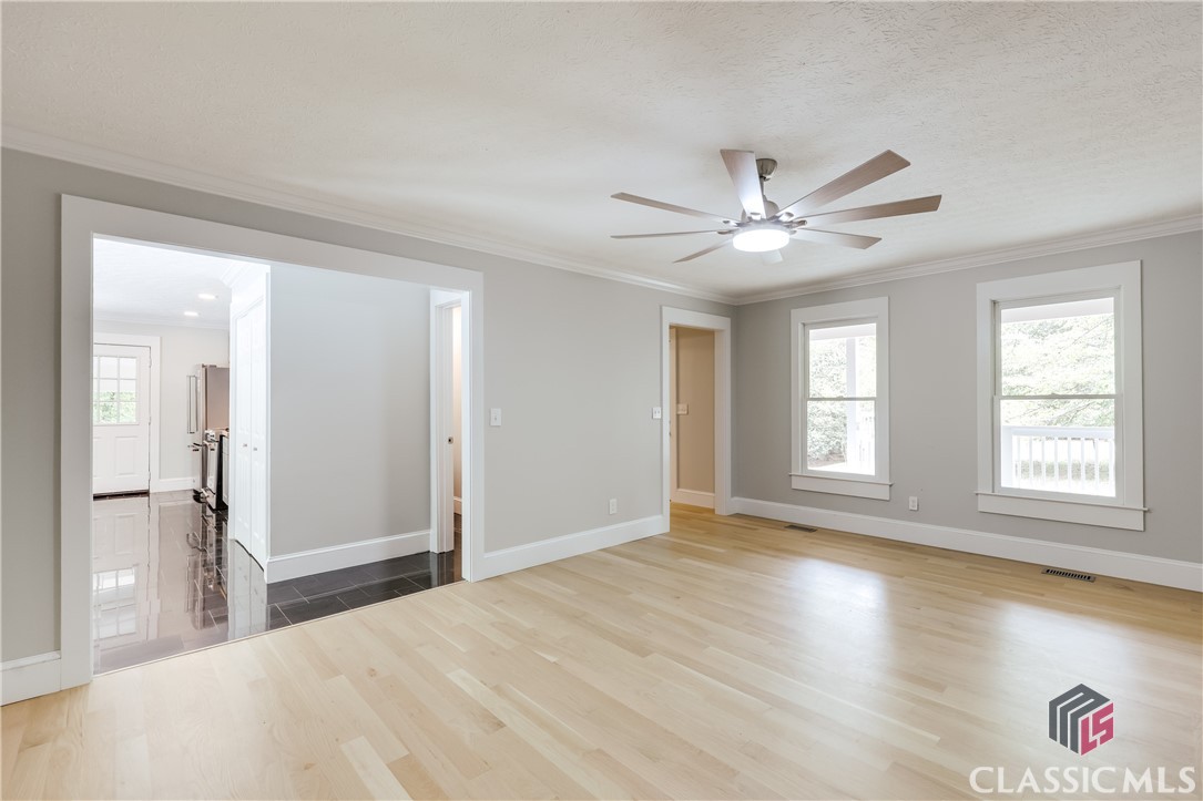 155 Hunters Pointe Drive