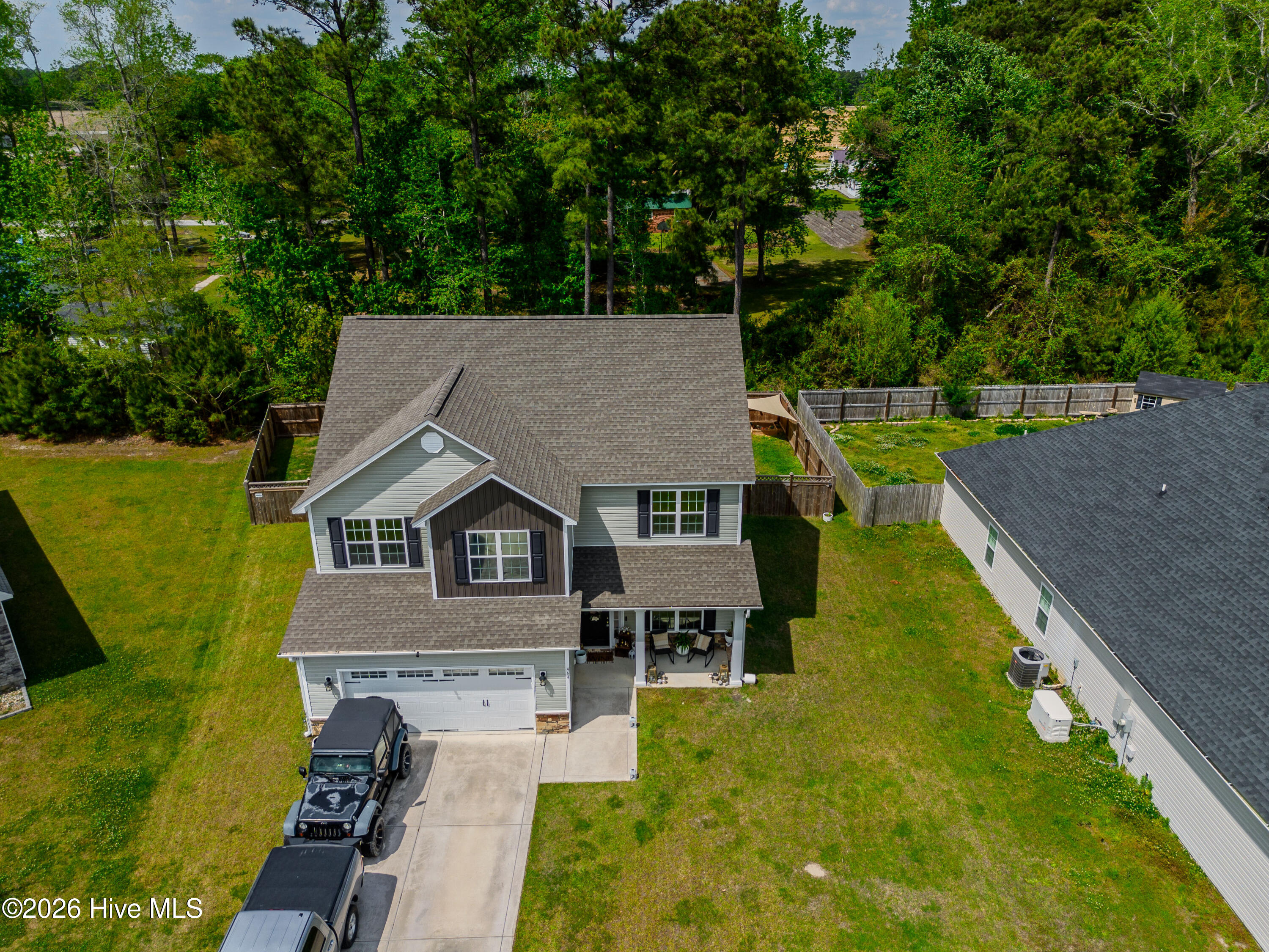 100570010 | Photo 77