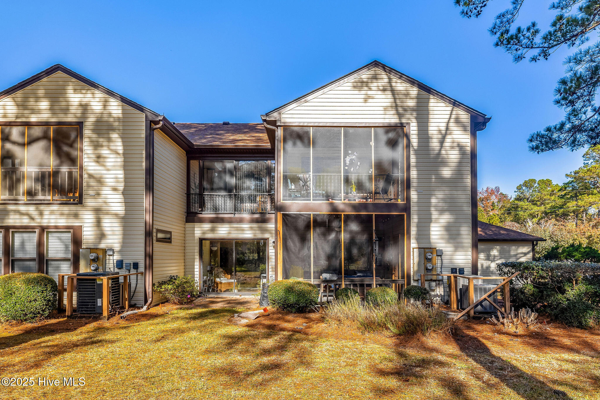 100541732 | Photo 43