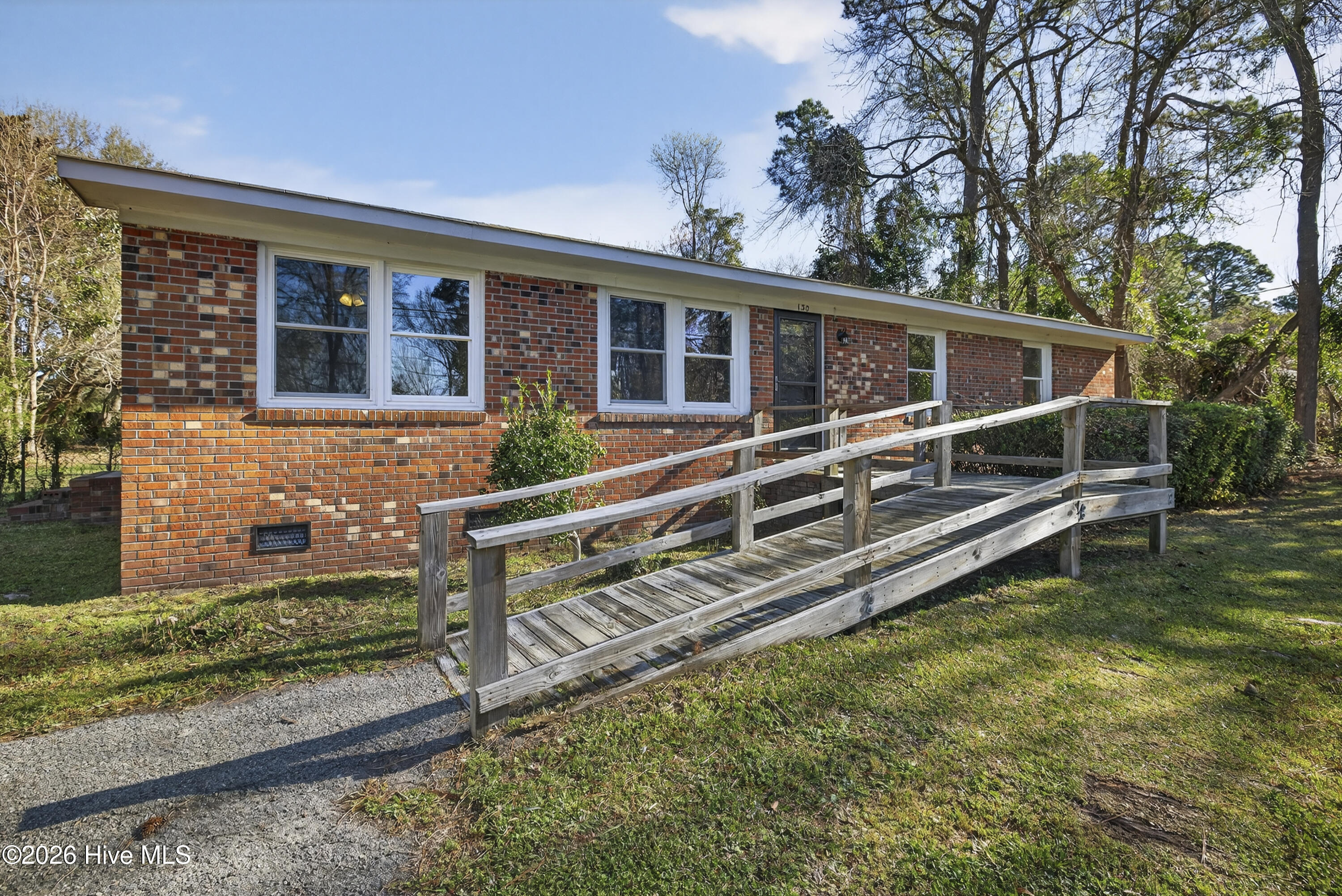 100560540 | Photo 25