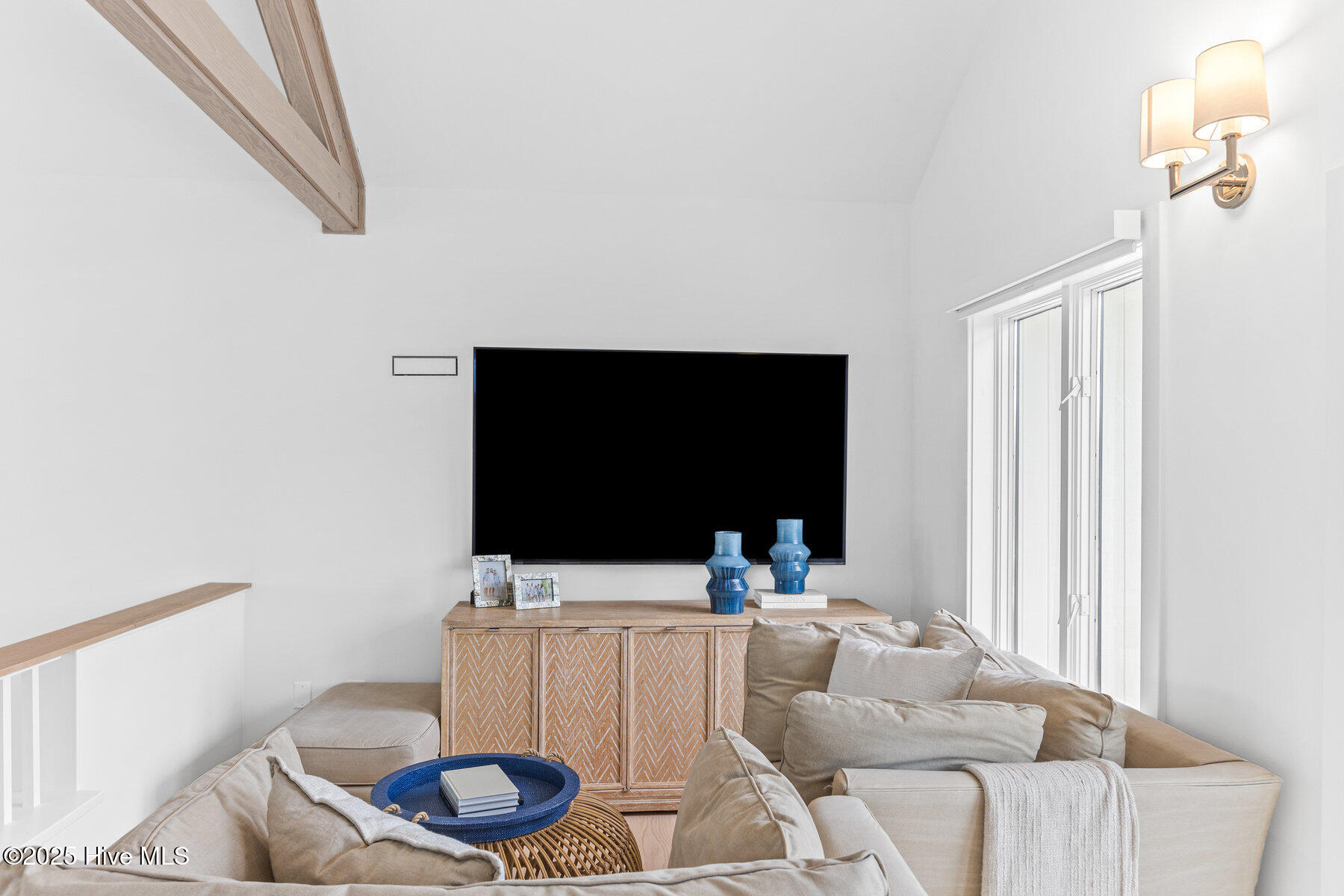 100530519 | Photo 28