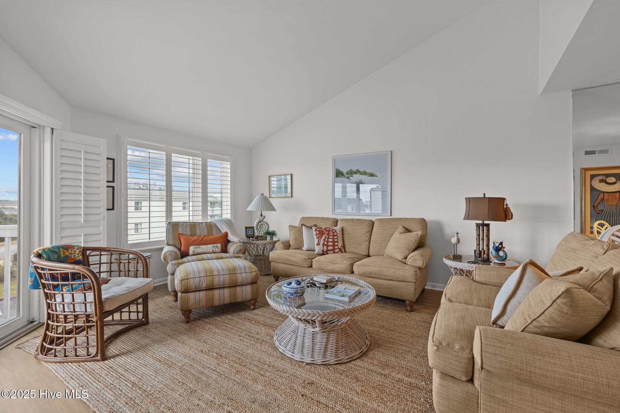 100543280 | Photo 11