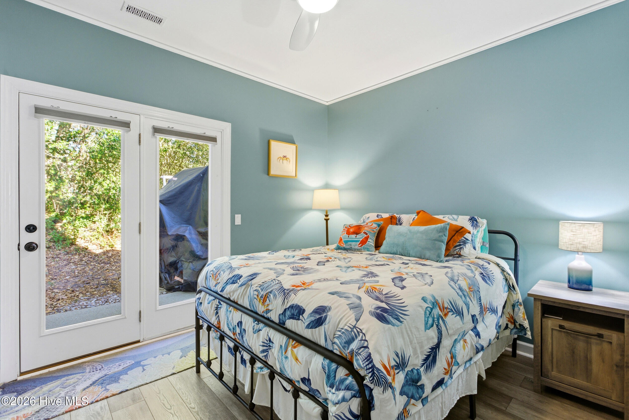 100552075 | Photo 26