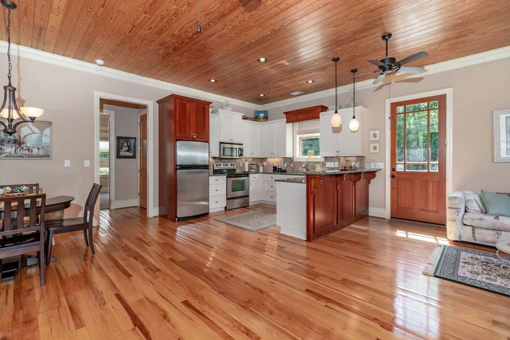 MIL Suite - Kitchen & Dining - tongue & groove cei
