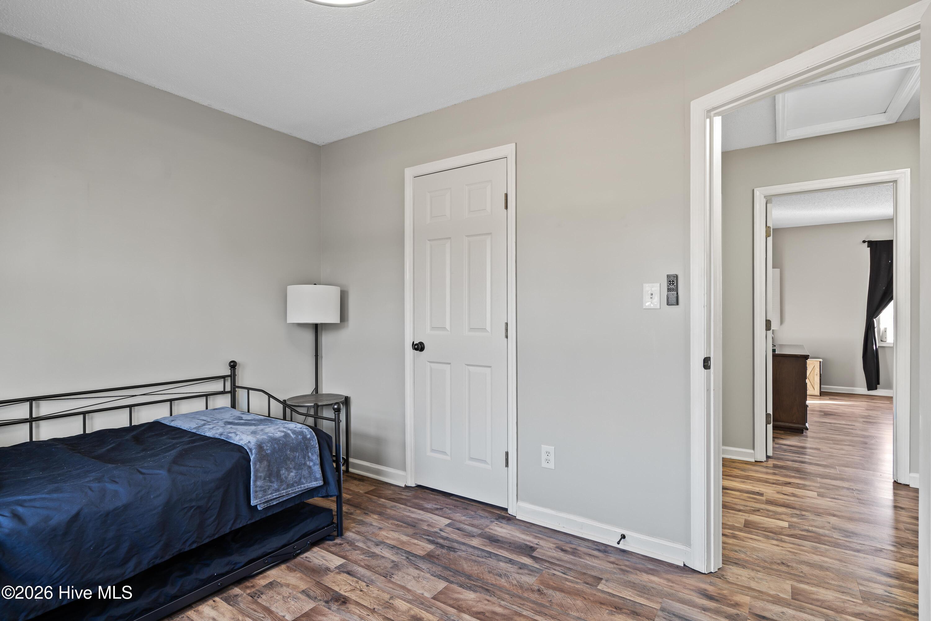 100548463 | Photo 26