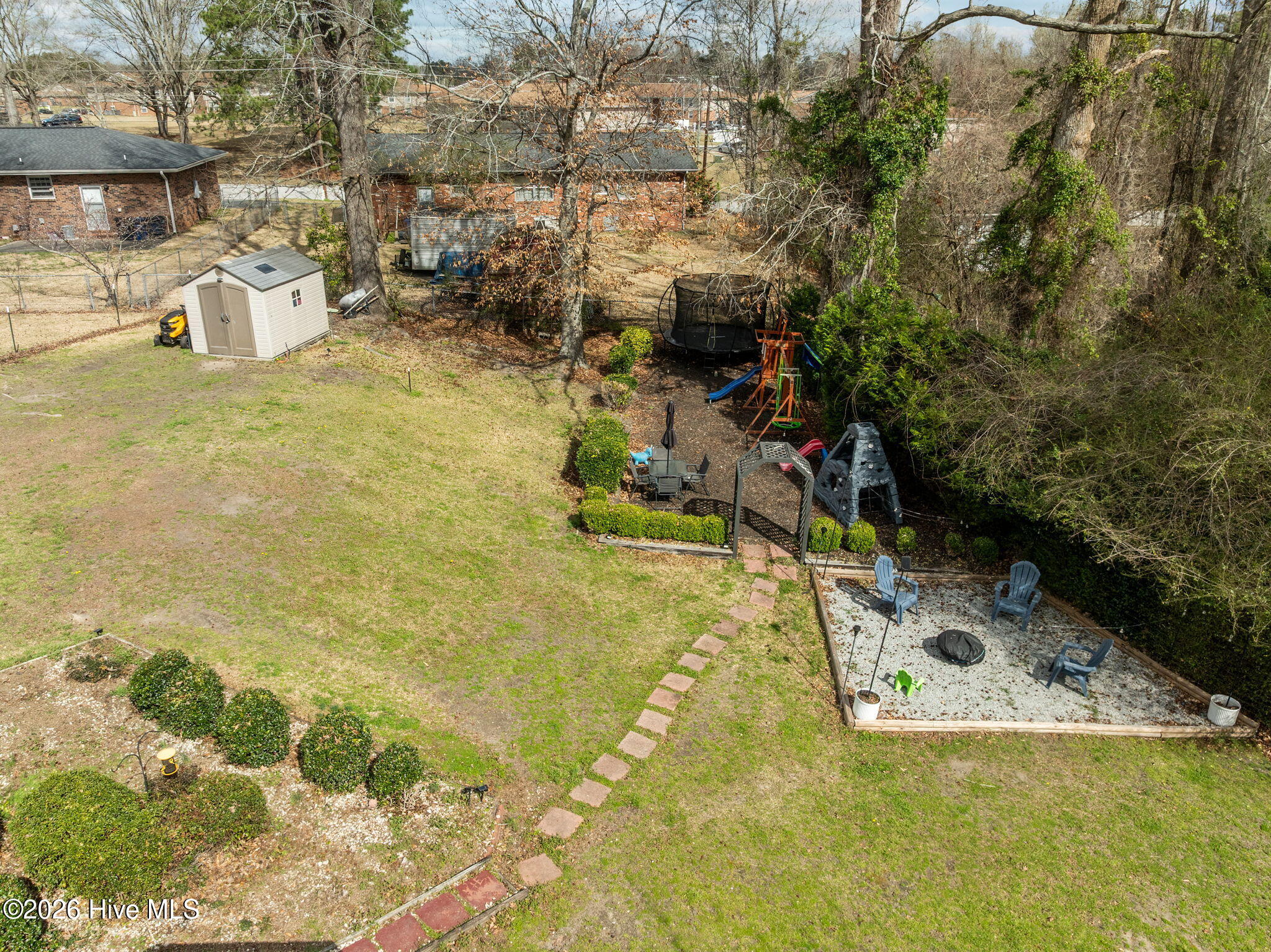 100559332 | Photo 43