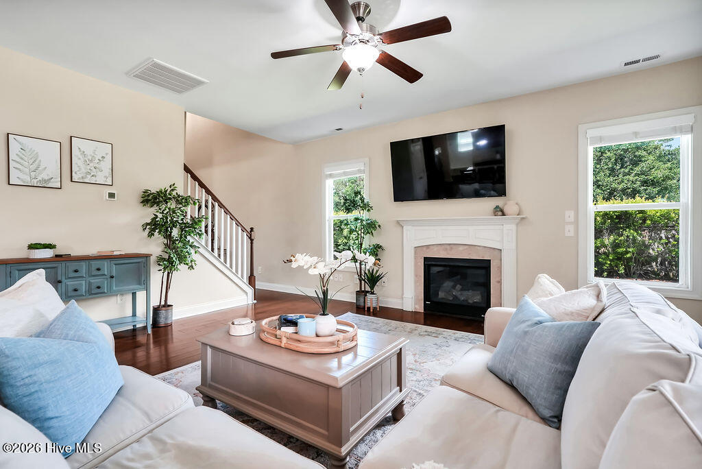 80 Peoples Court, Hampstead, NC 28443 – photo 12: Living Room