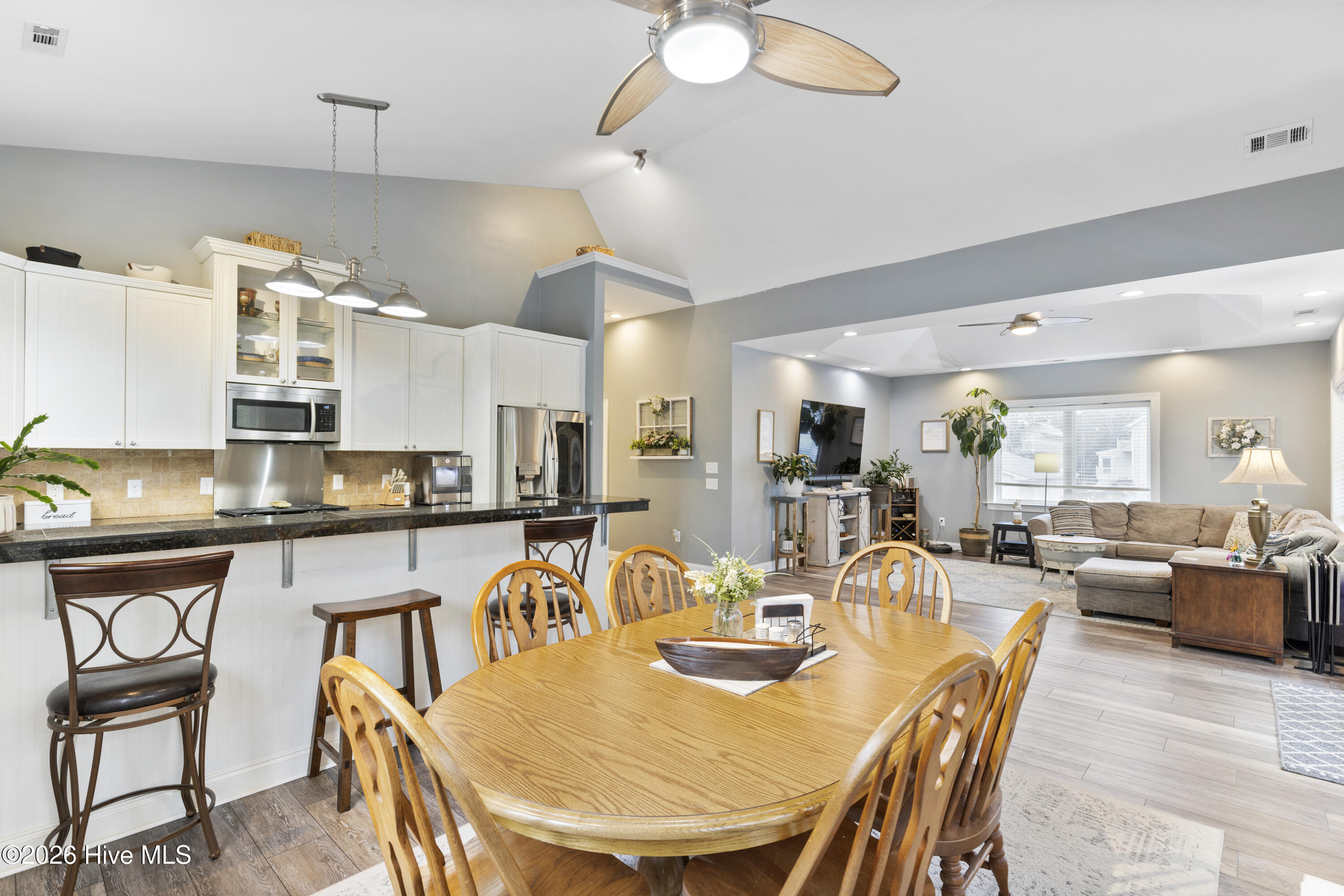 100551822 | Photo 14