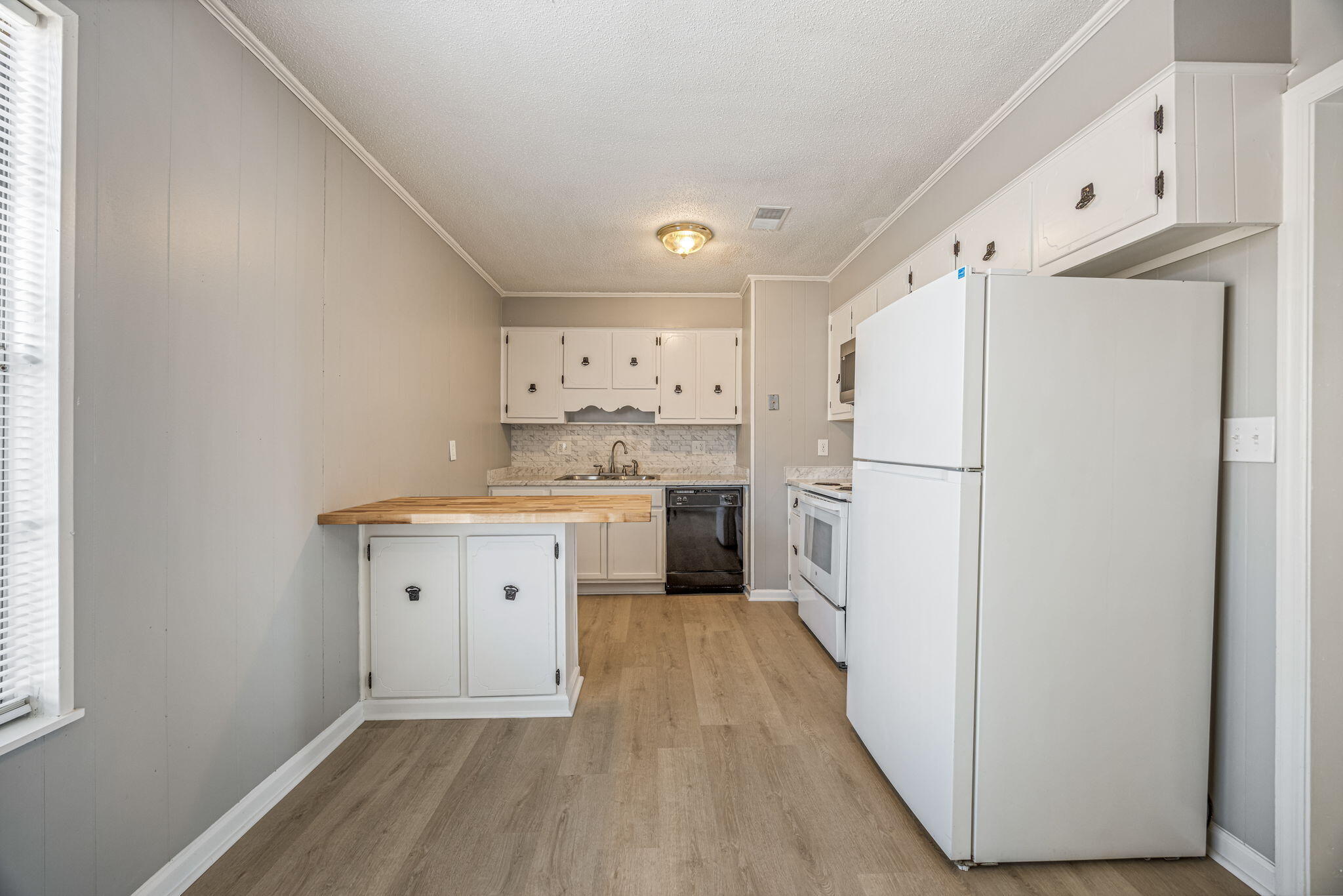 21-web-or-mls-2965 Meadowbrook Drive-21