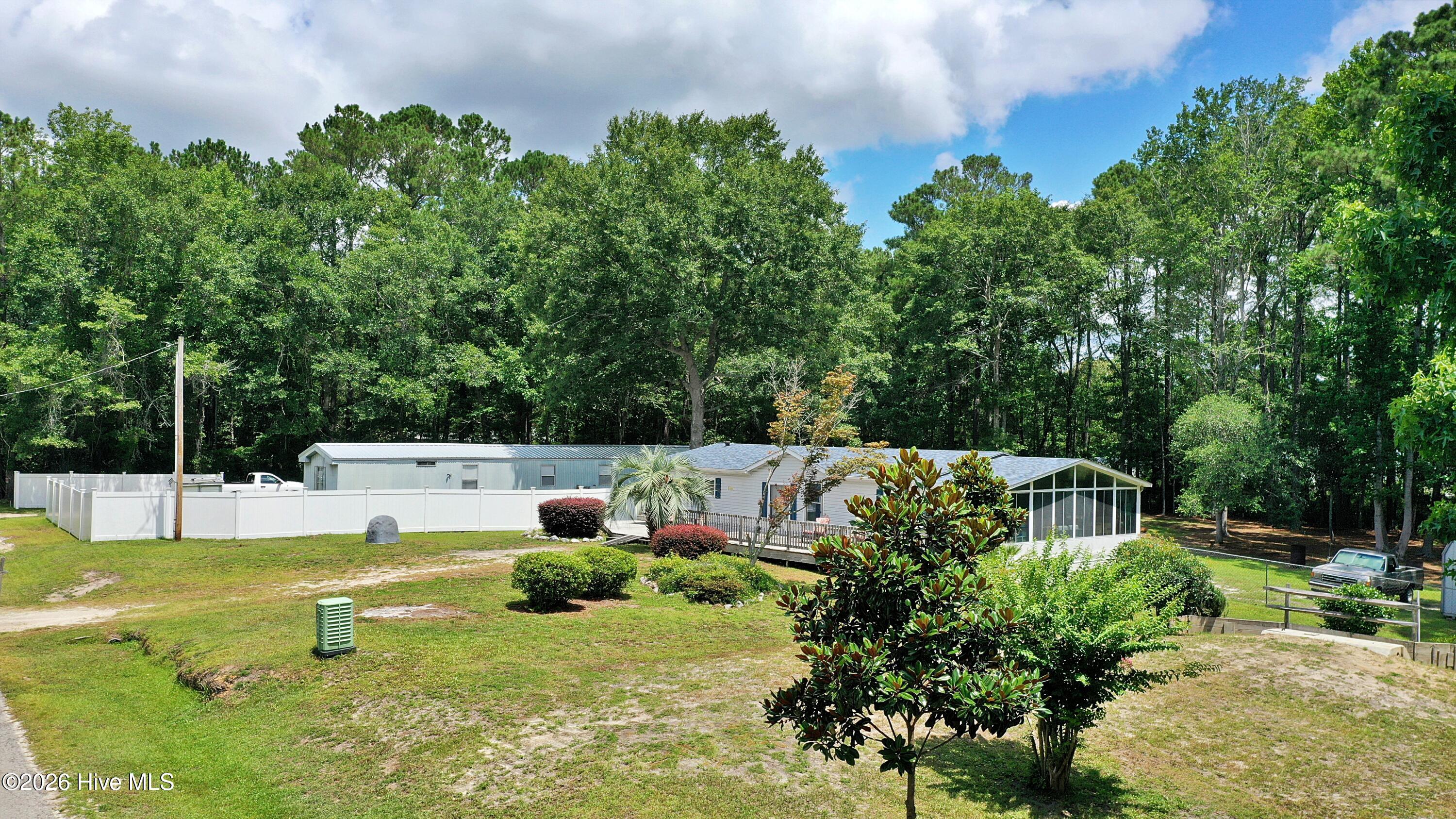 100568147 | Photo 31