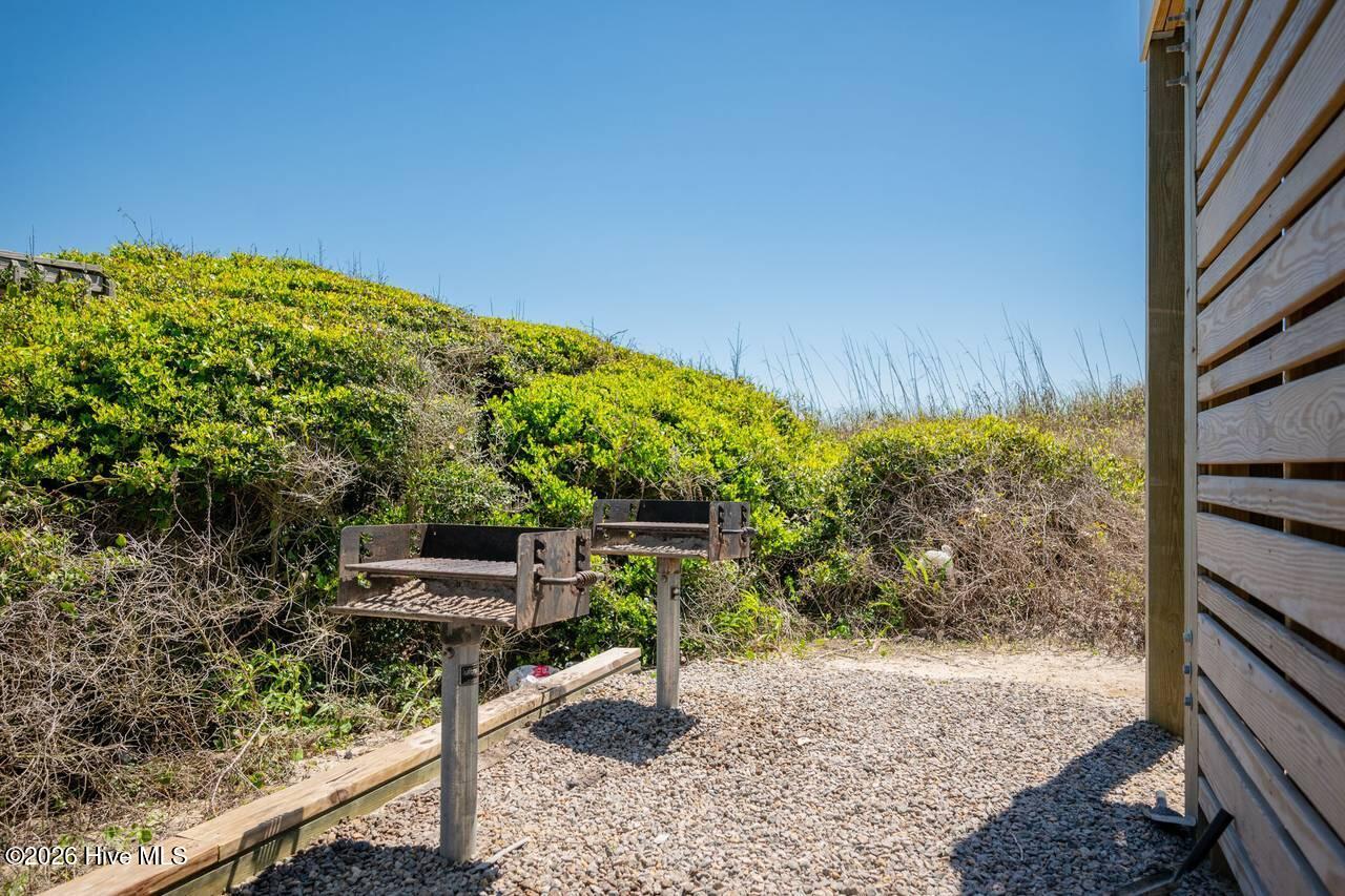 100560212 | Photo 54