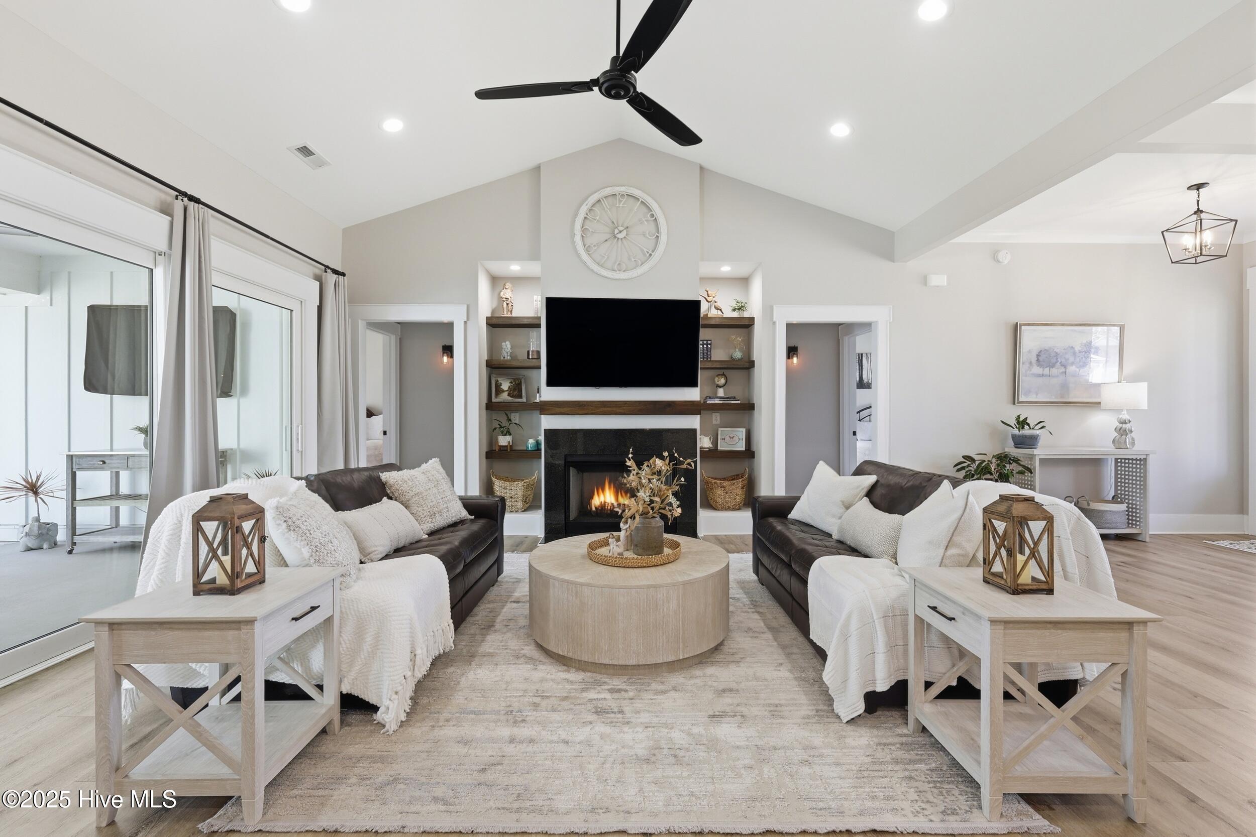 100542294 | Photo 11